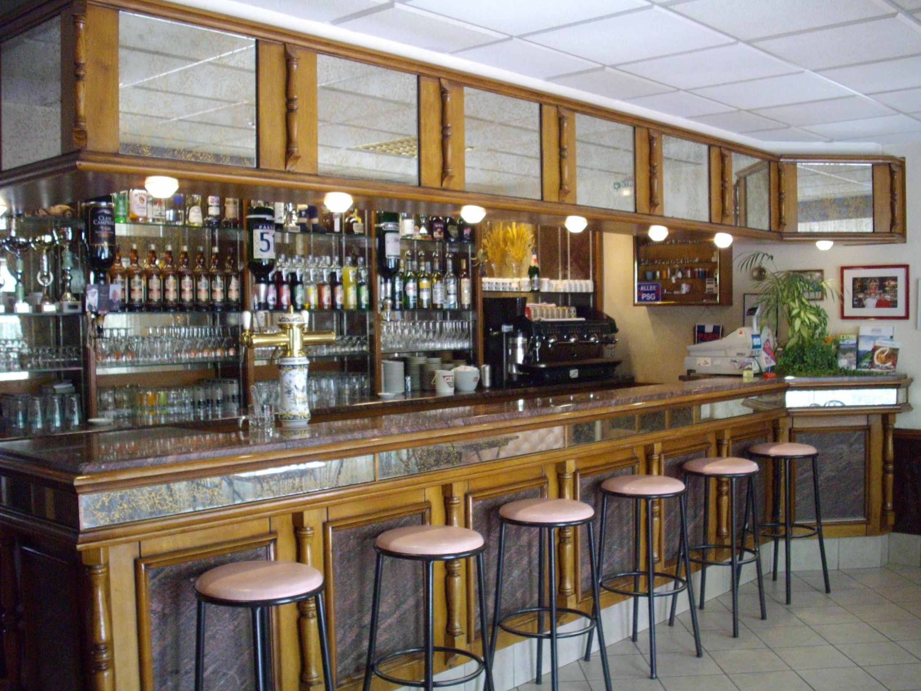 bar