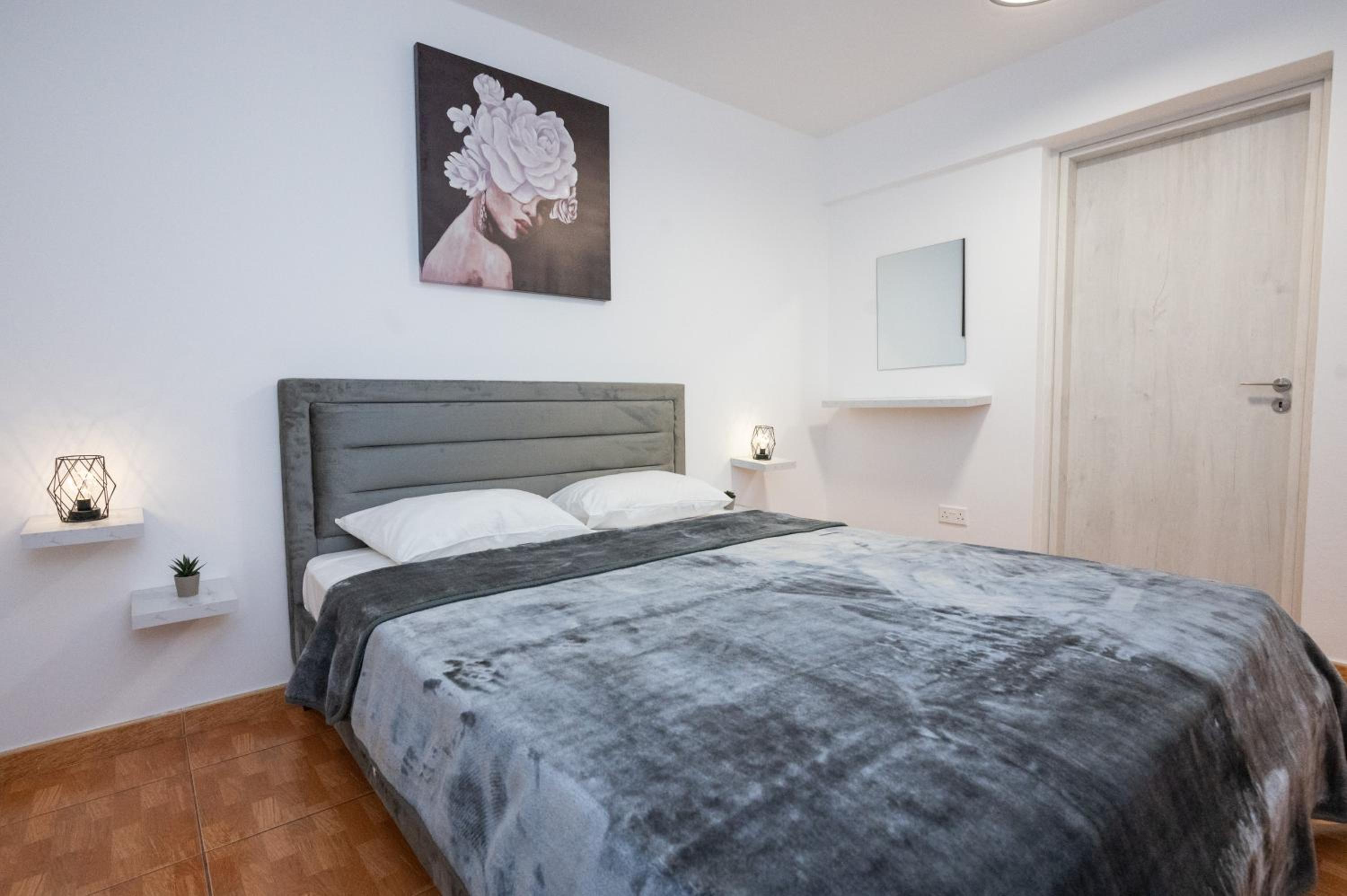 Napa Centrale Suites