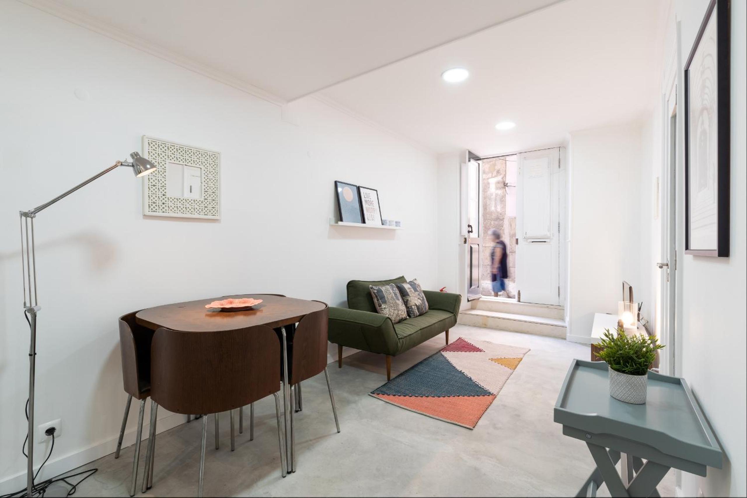 Central Alfama Studio, Perfect for Budget Travelers view 2