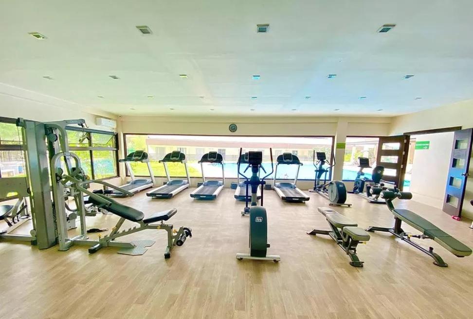8C Studio Unit with Free Wifi Pool and Gym view 3