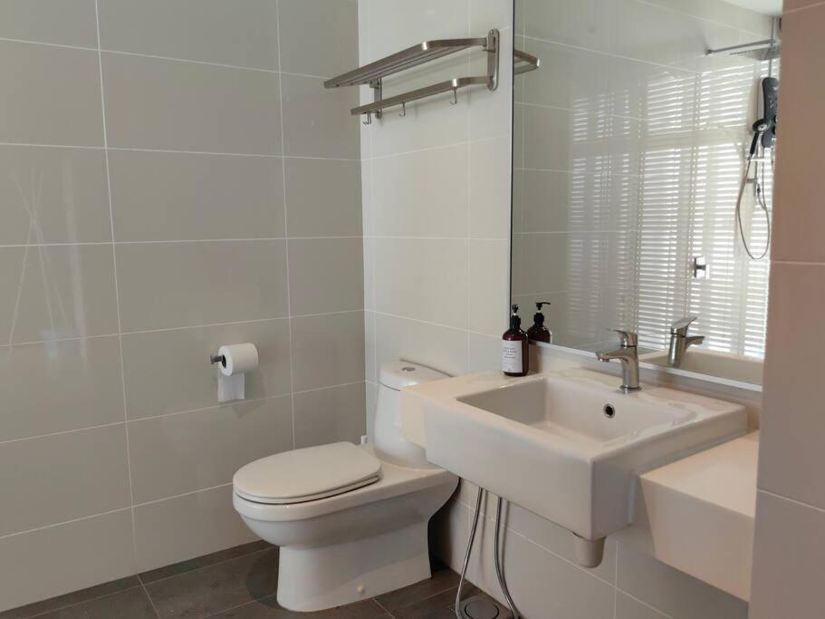 Southkey Mosaic 3BR, 1-7Pax Mid Valley View