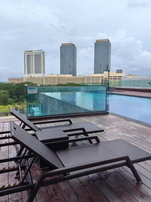 Southkey Mosaic 3BR, 1-7Pax Mid Valley View