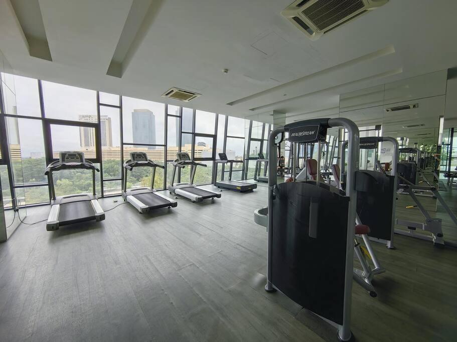 Southkey Mosaic 3BR, 1-7Pax Mid Valley View