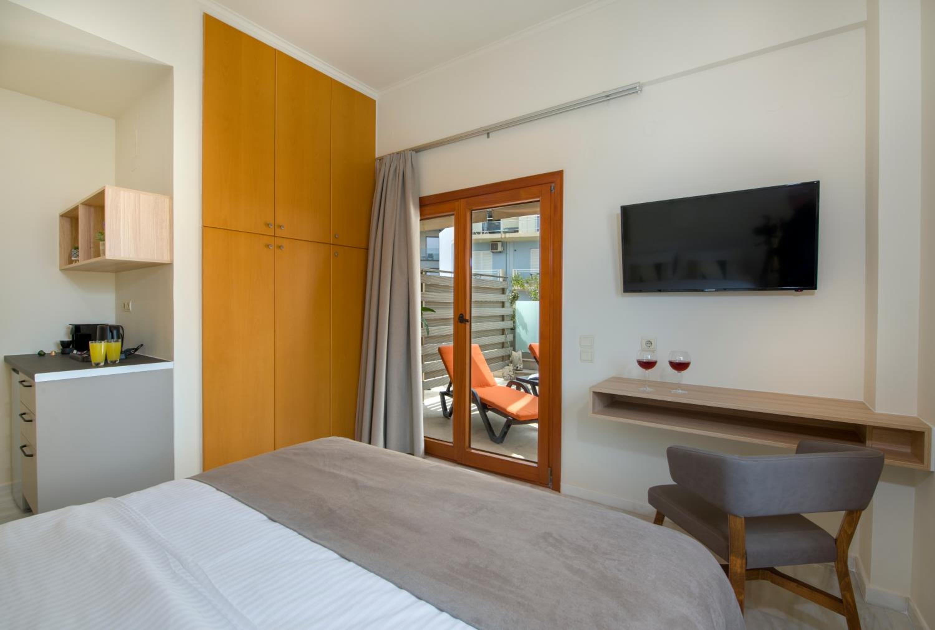 Chrysa Apartments