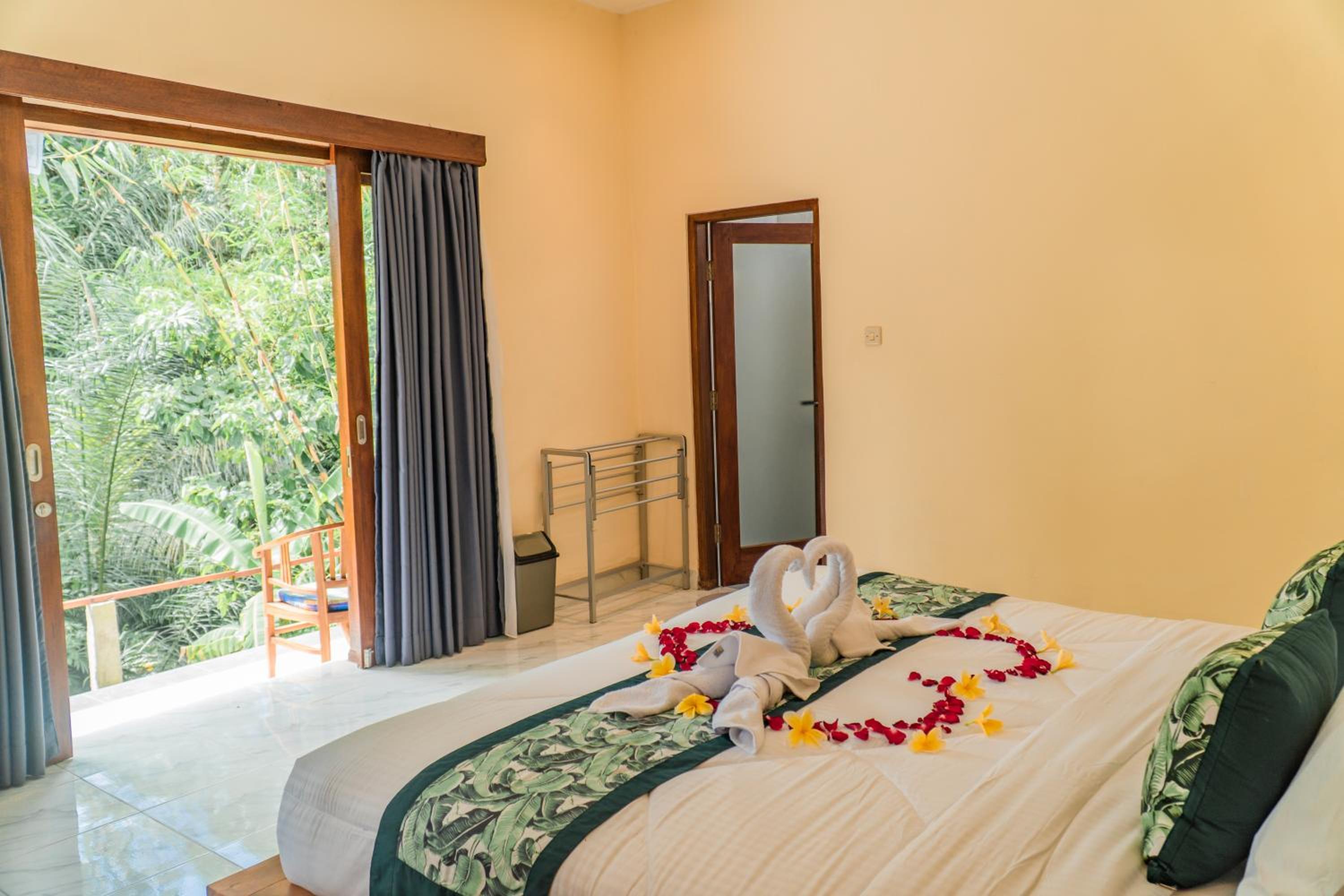Hidden Leaf Guest House