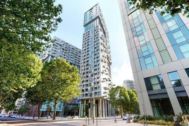 Modern 2Bed Apartment with High Rise view London Canary Wharf - Perfect for long stays