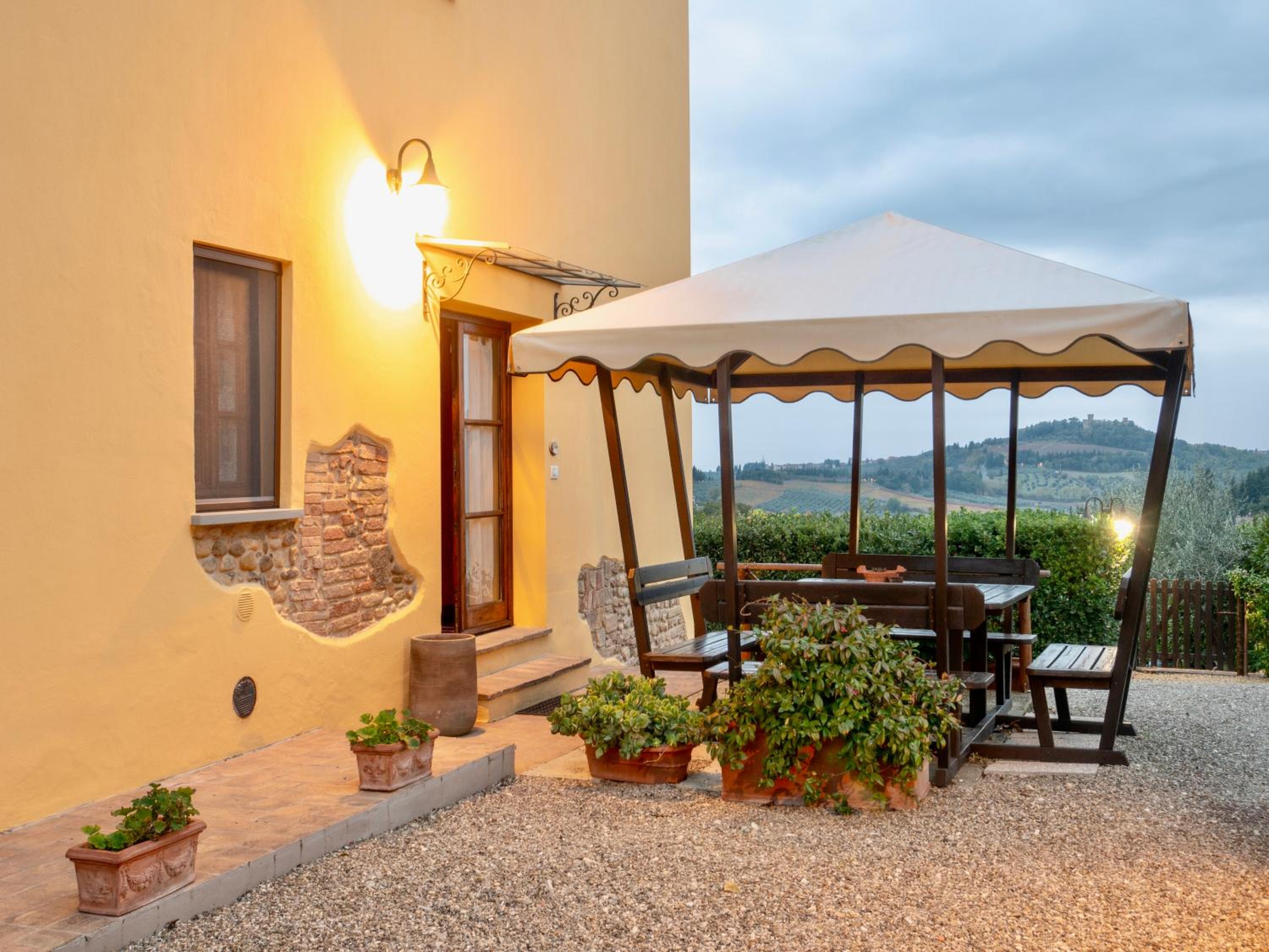 Podere Vergianoni con piscina e vista mozzafiato