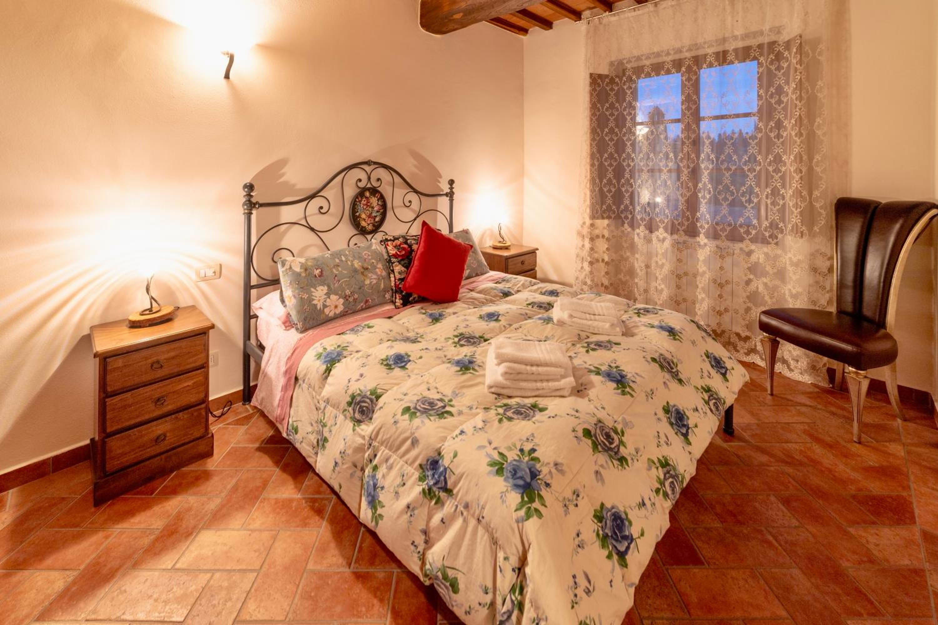 Podere Vergianoni con piscina e vista mozzafiato