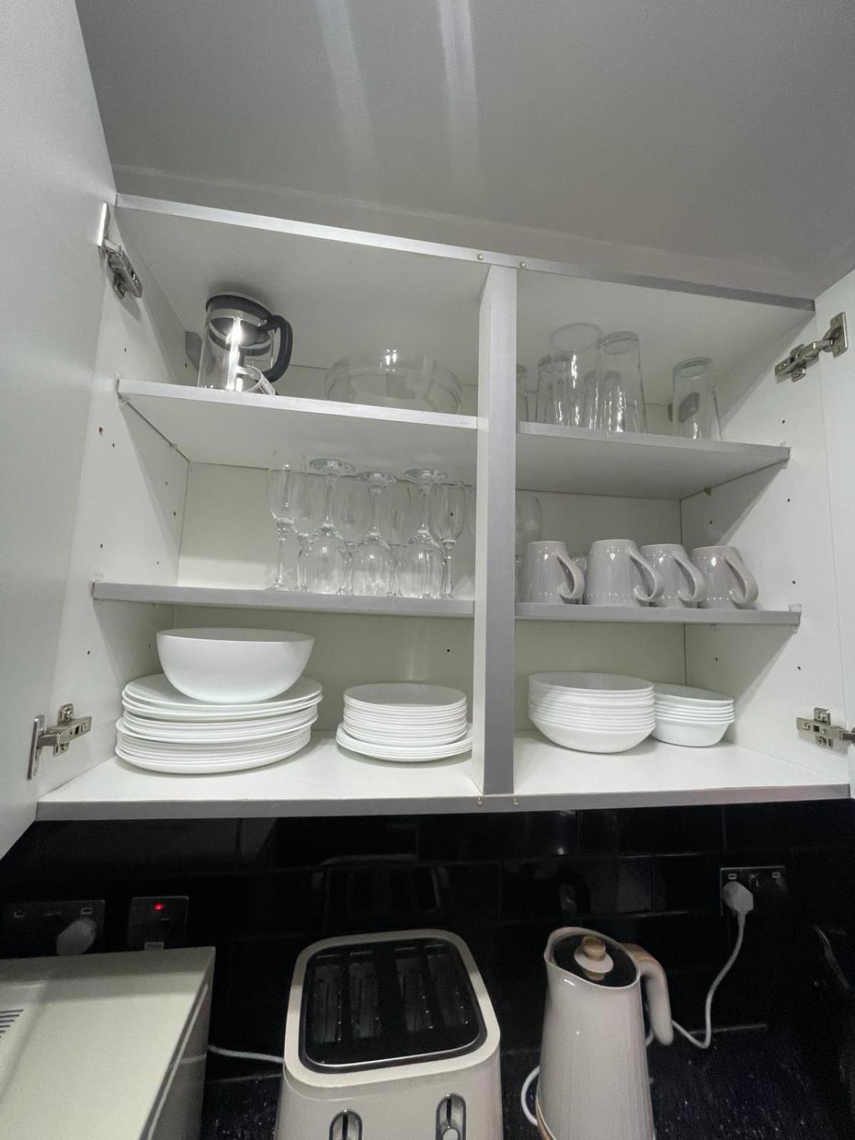 Vibrant 2-Bedroom Flat with Elevator in Marylebone, Close to Hyde Park & Edgware Road