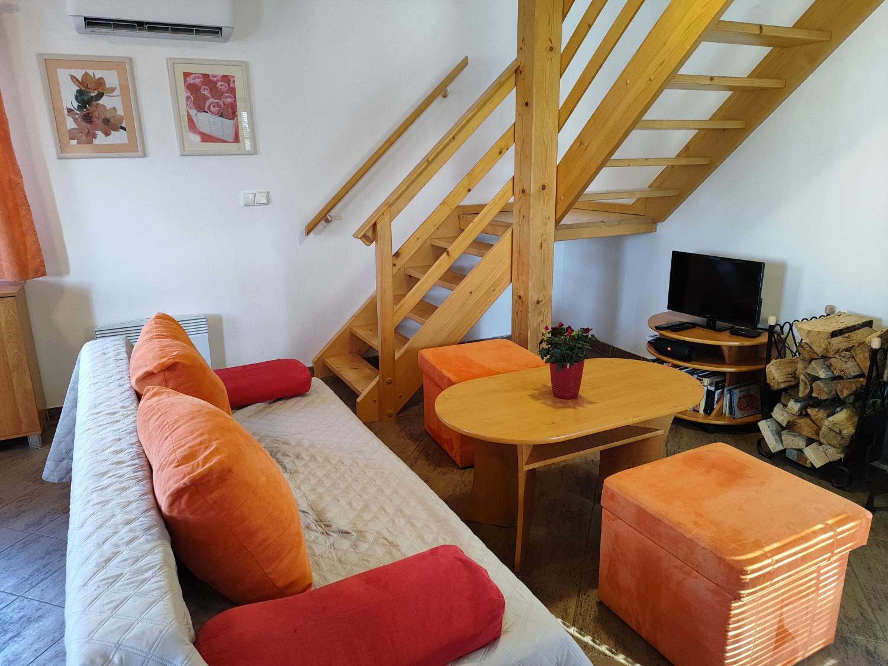 Resort Koloděje - oranžový dům