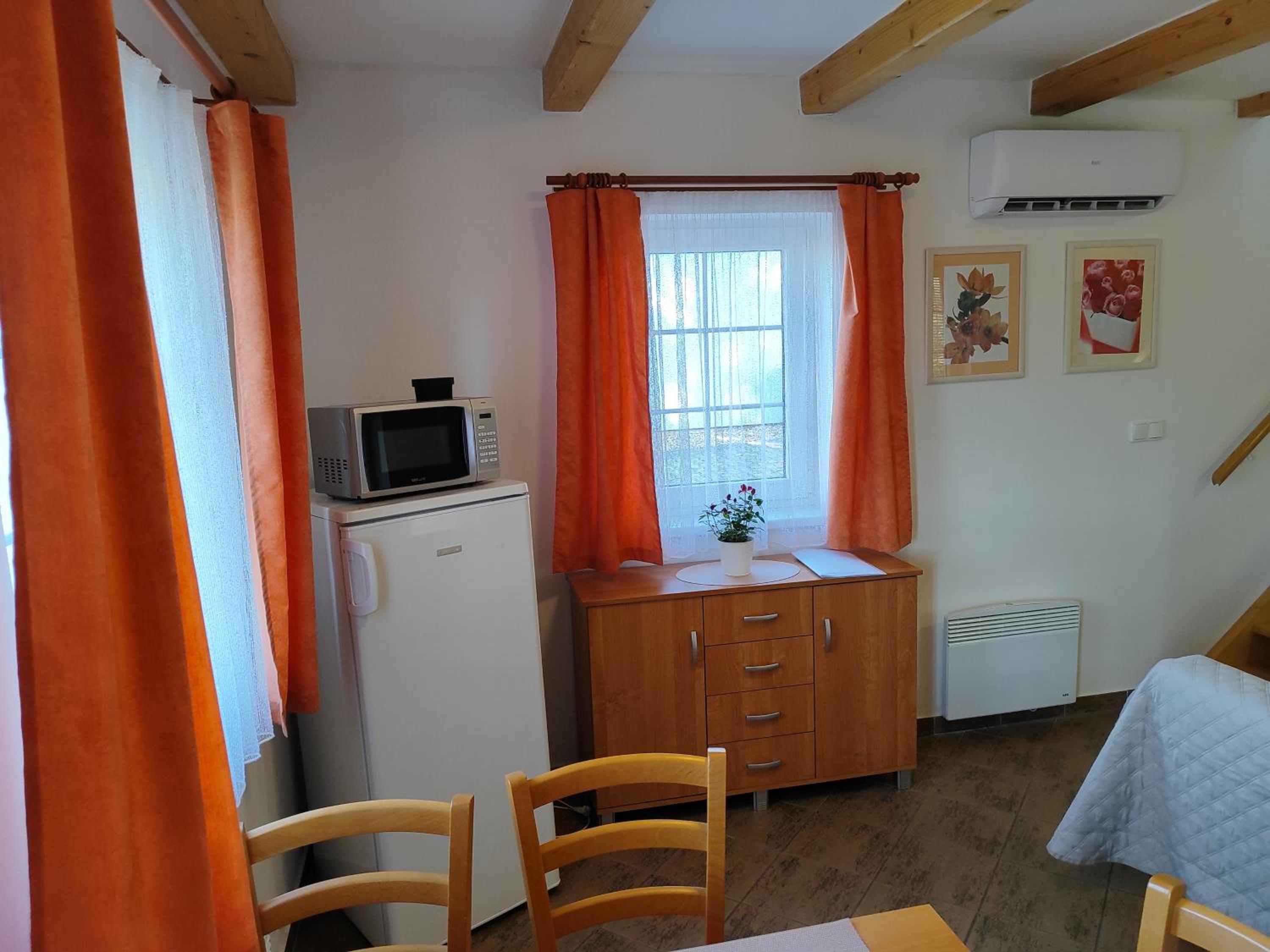 Resort Koloděje - oranžový dům