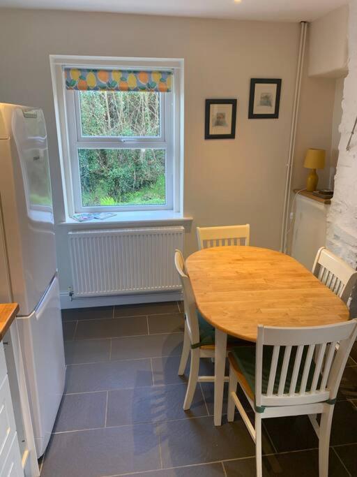 Cosy Two Bedroom Cottage with Fireplace
