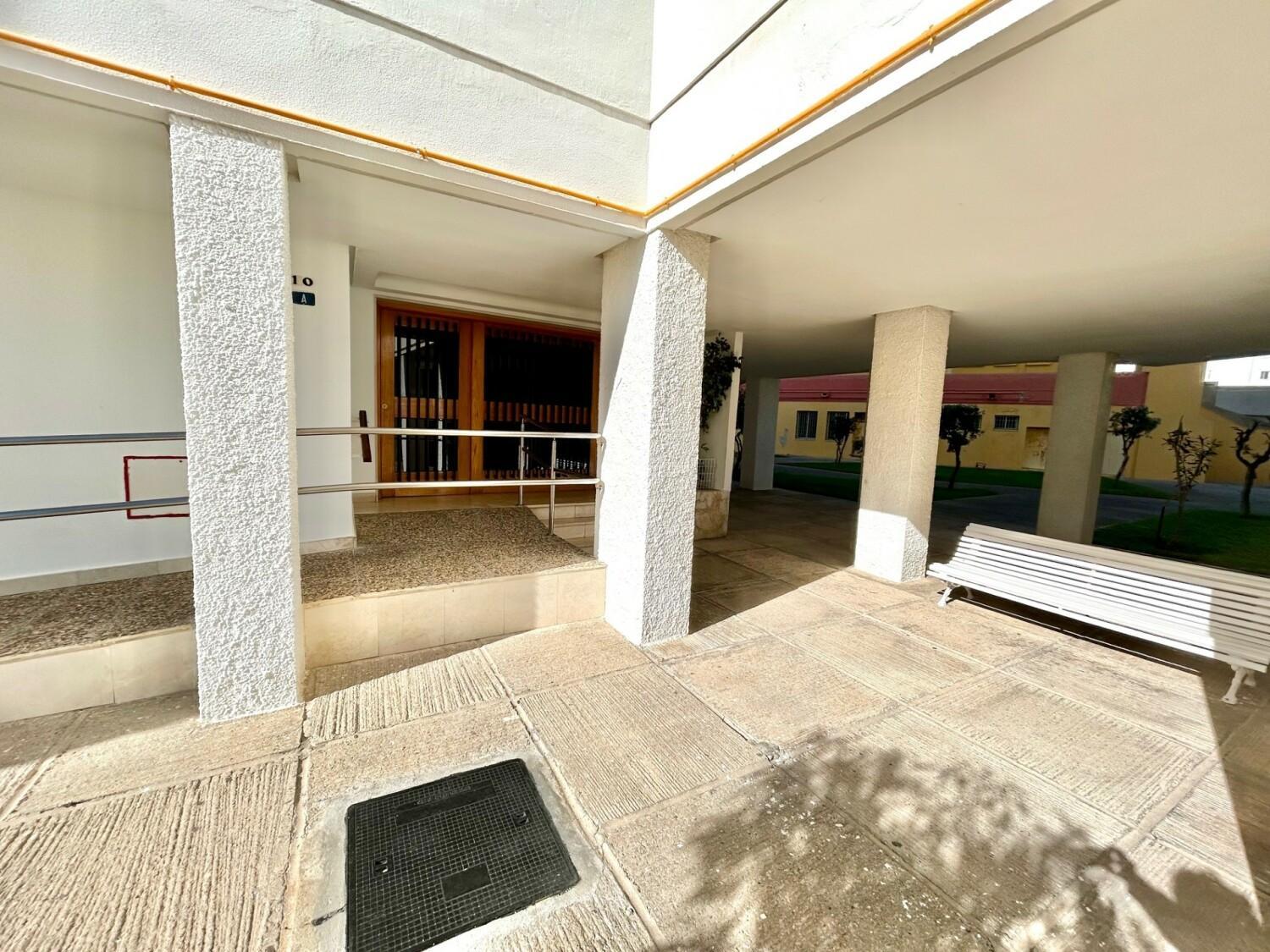 GATU Arena 1º linea de playa, parking gratis, vistas al mar, piscinas- Preferente mayores de 21 años y familias view 4