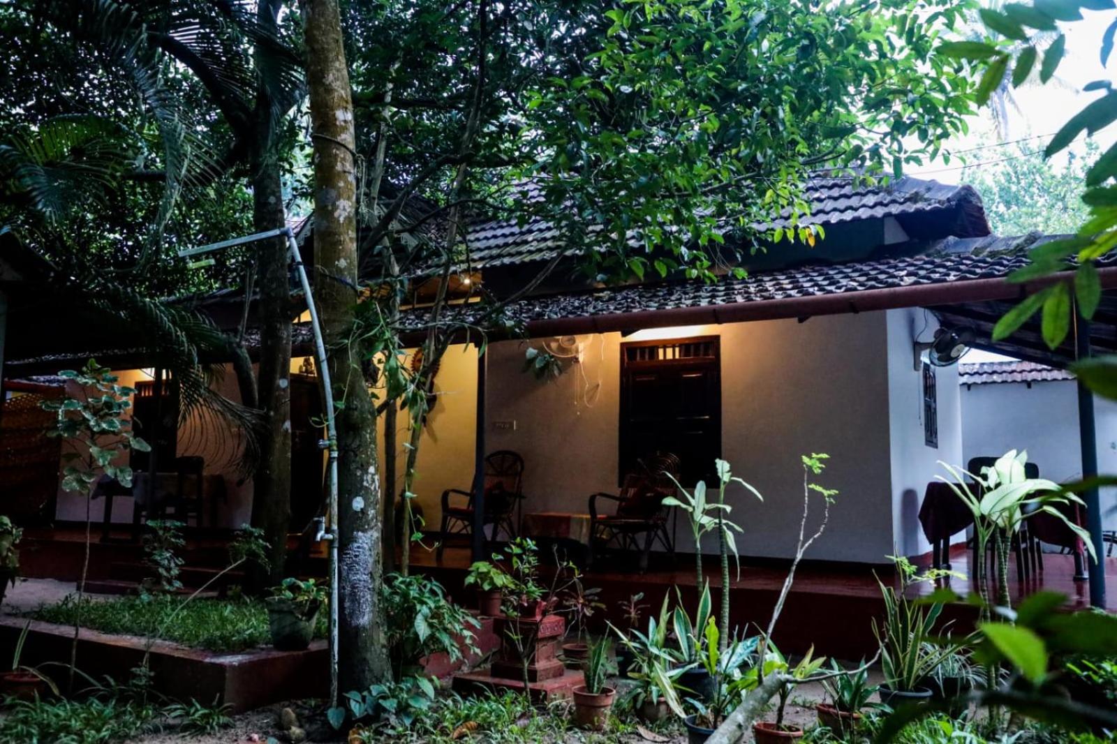 MARARI BEACH GOWRI HOMESTAY