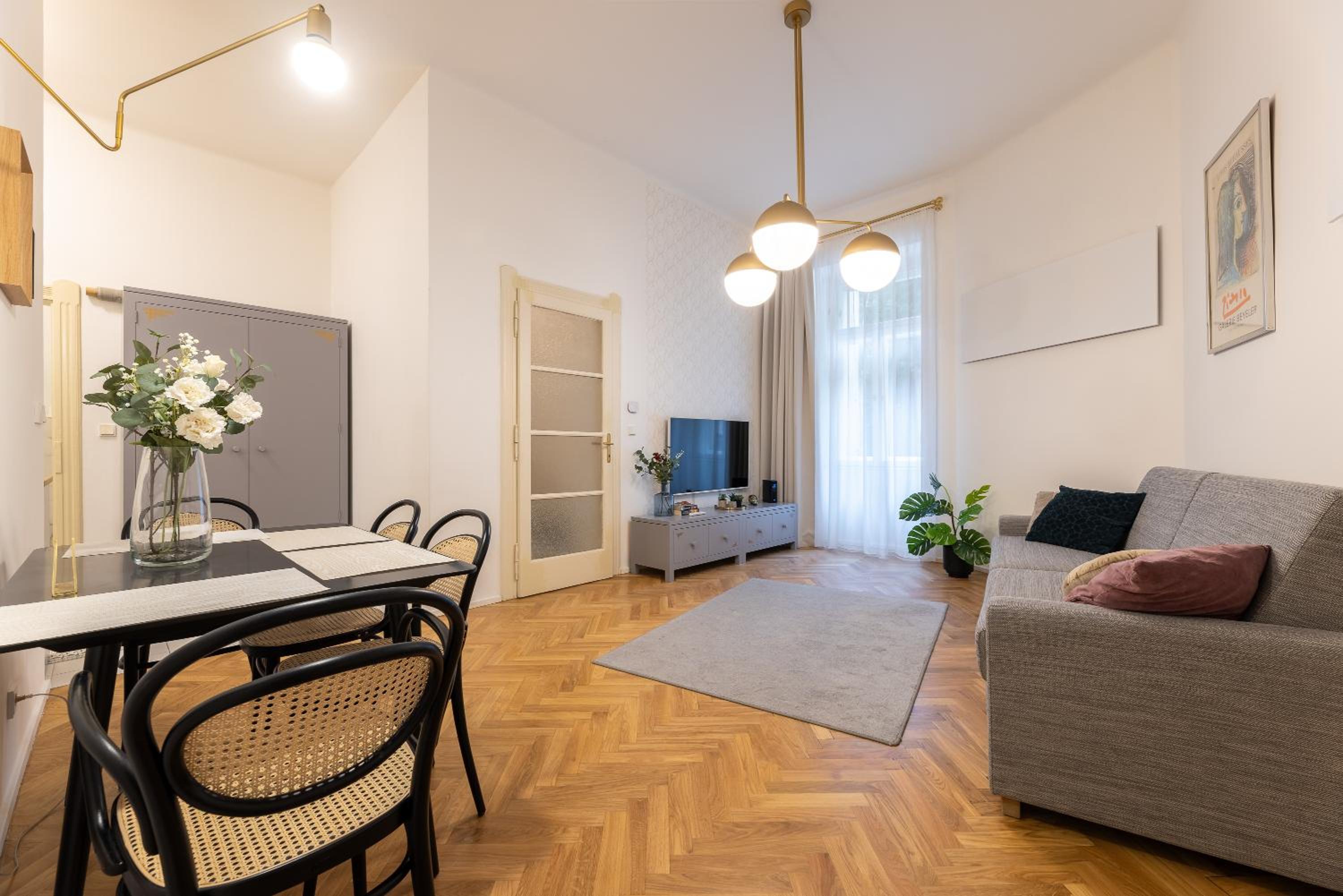 Stylish Old Town apartment by easyBNB