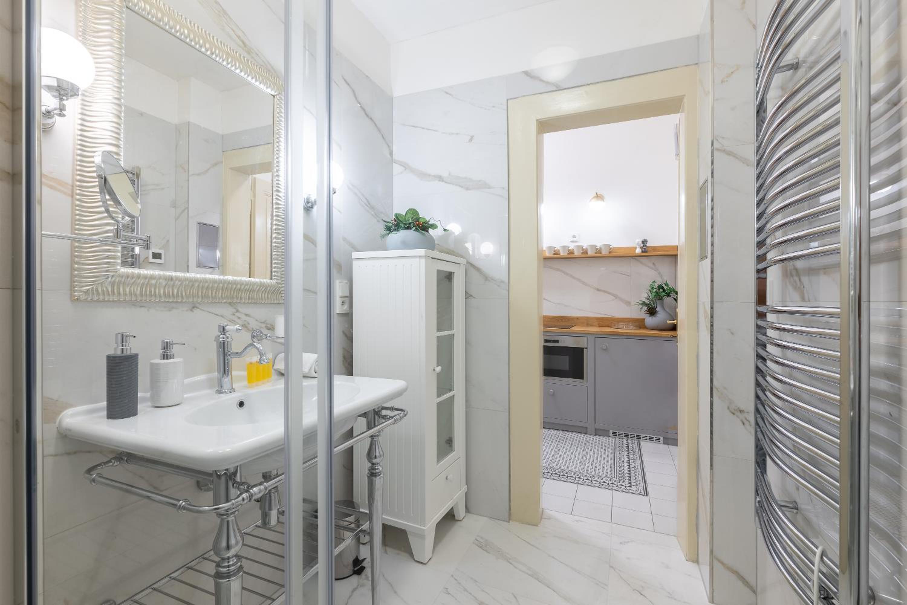 Stylish Old Town apartment by easyBNB