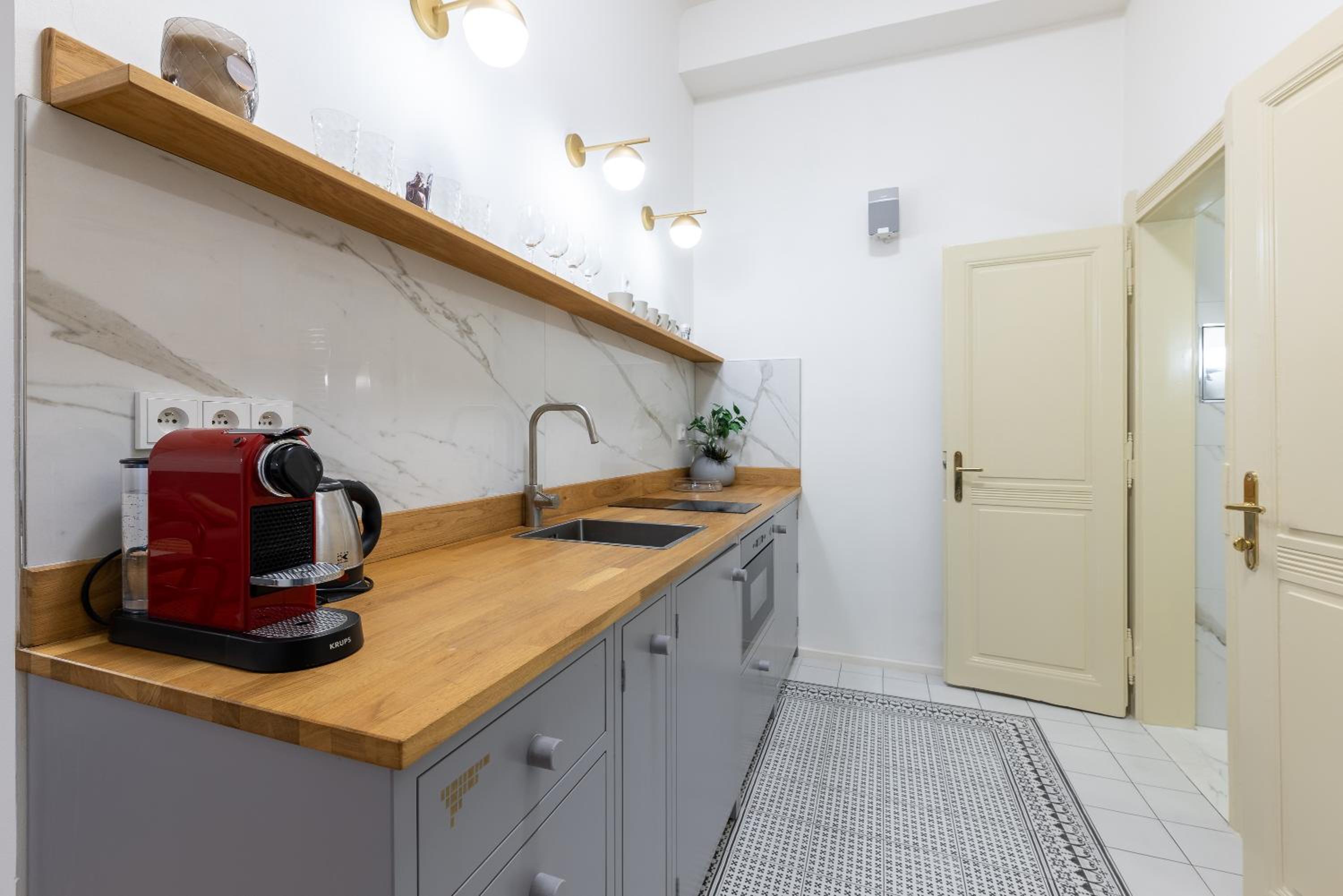 Stylish Old Town apartment by easyBNB