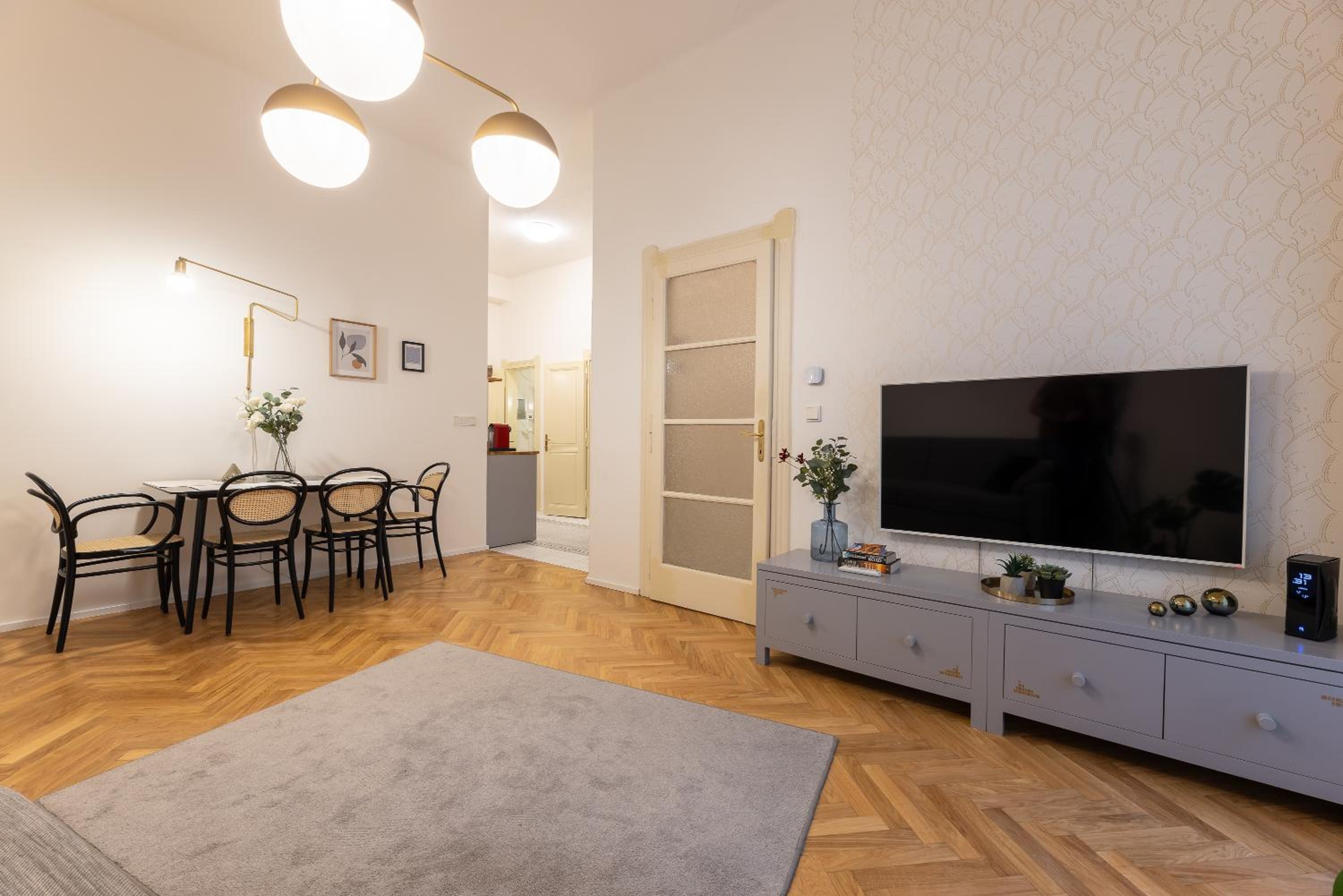 Stylish Old Town apartment by easyBNB
