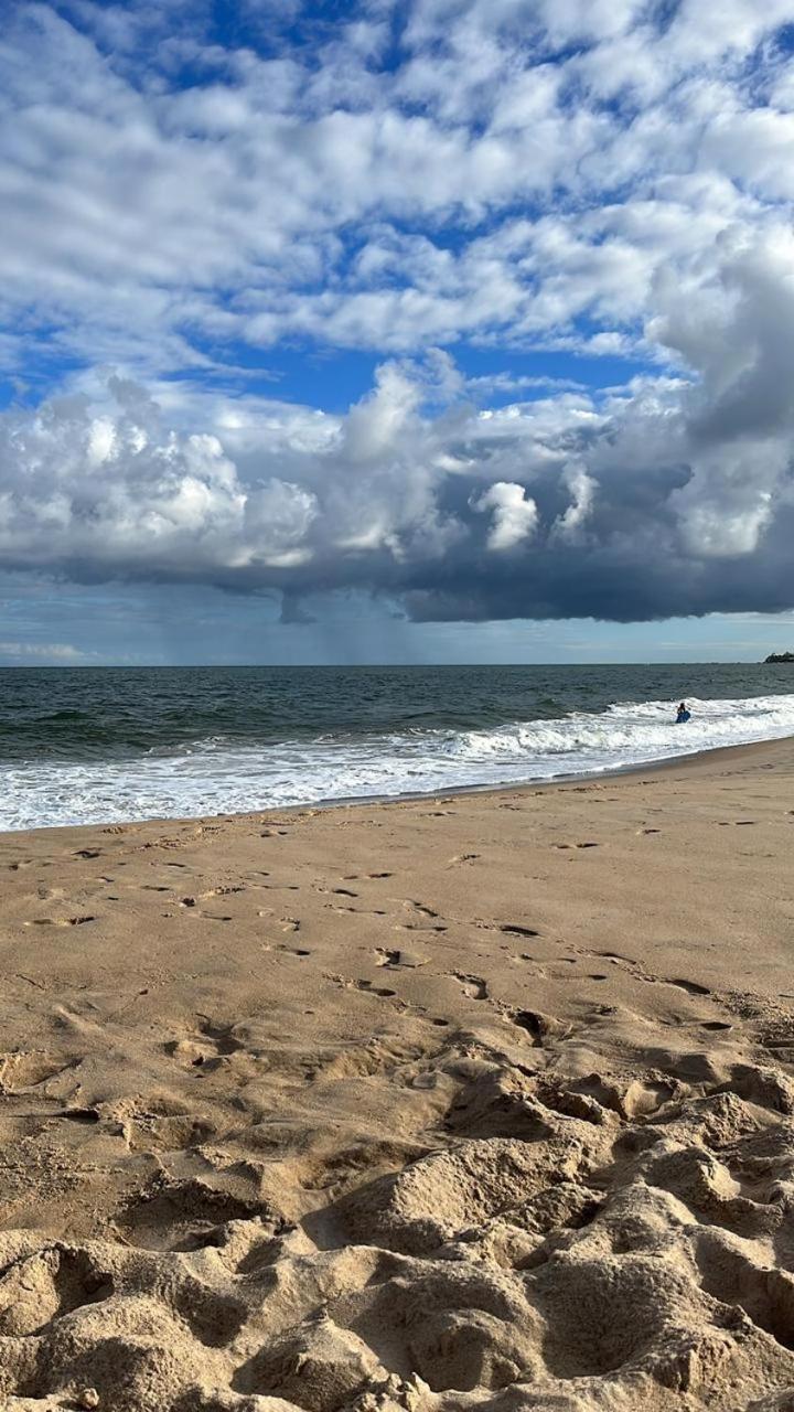 Ondas de Itacimirim, o paraíso é aqui! Pé na areia