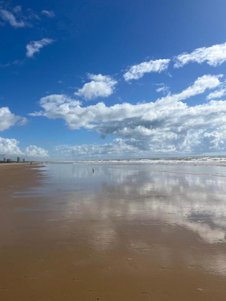 Ondas de Itacimirim, o paraíso é aqui! Pé na areia