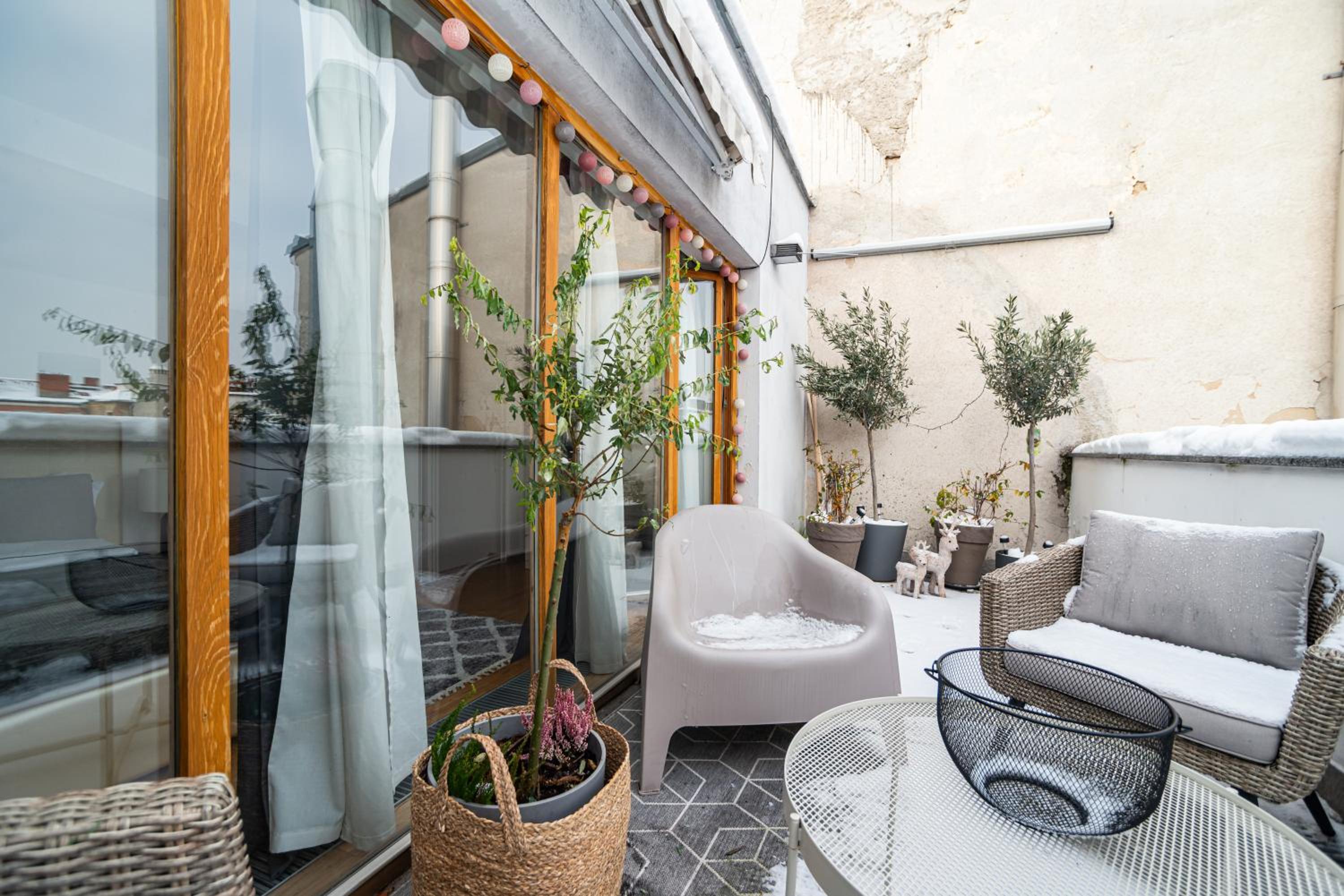 Lavish and chic duplex apartment