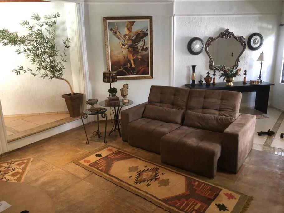 CASA SUL DE MINAS ITAJUBA COM PISCINA, CHURRASQUEIRA E MUITO ACONCHEGO