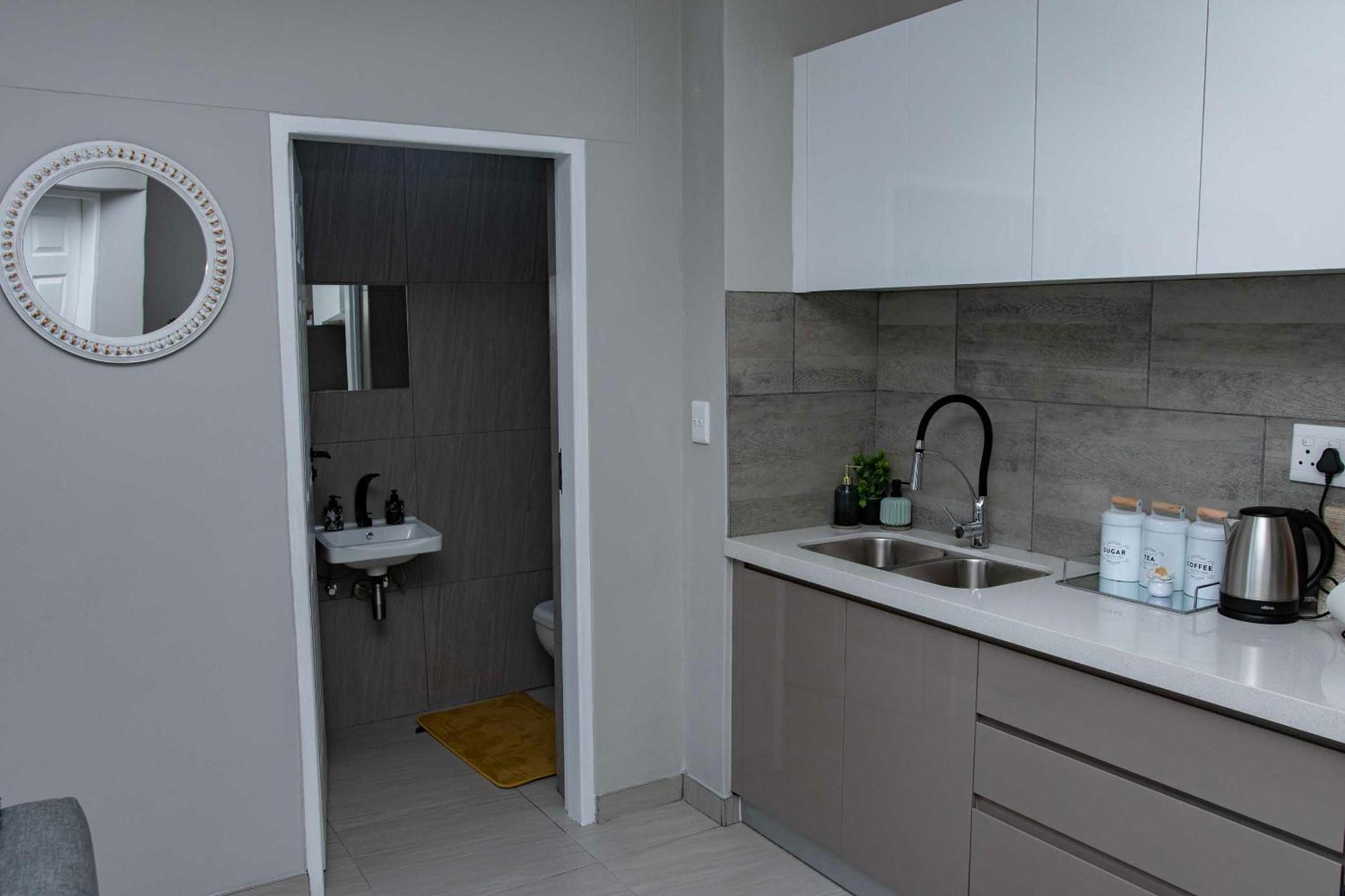 KANDIAS SELF-CATERING APARTMENT