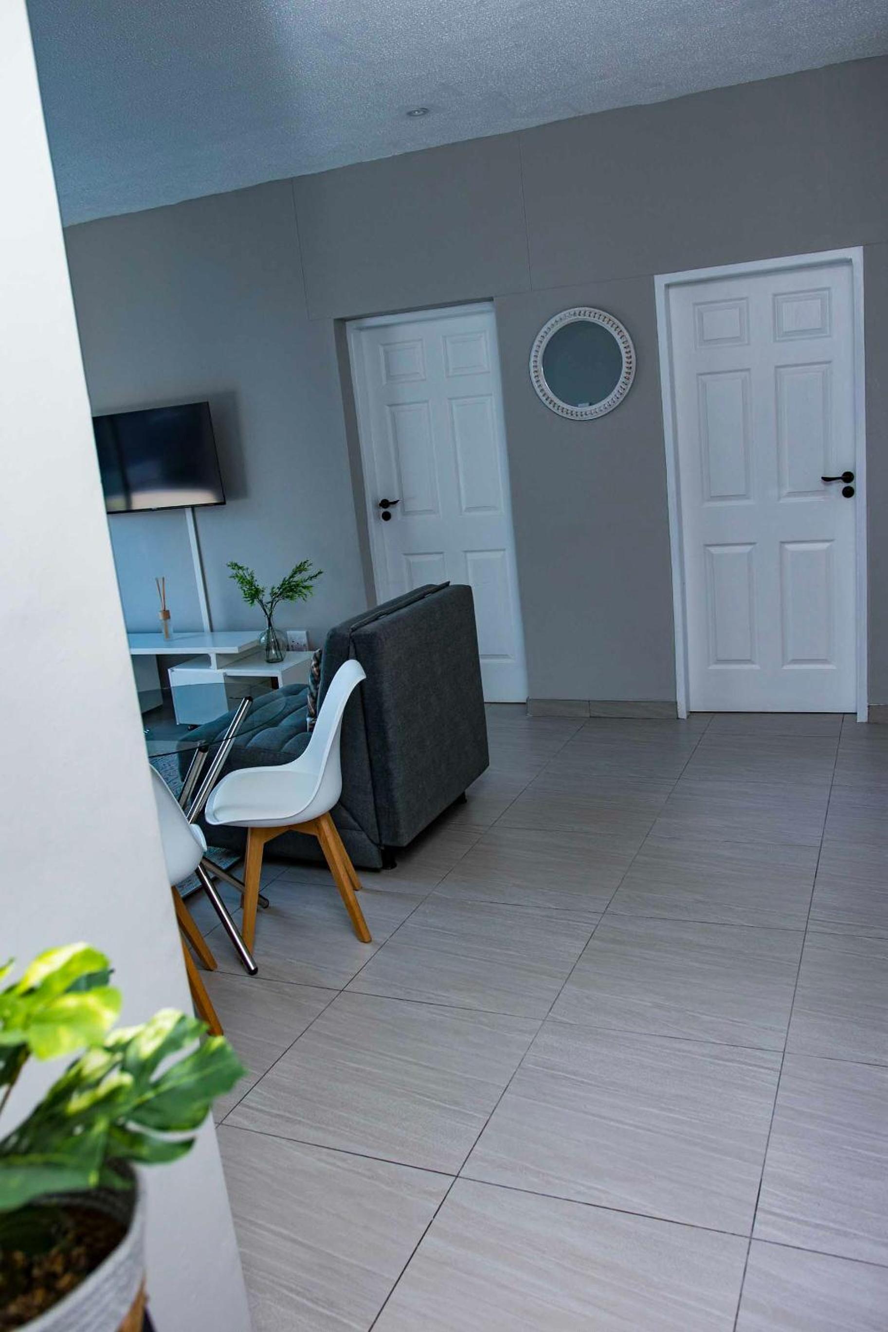 KANDIAS SELF-CATERING APARTMENT