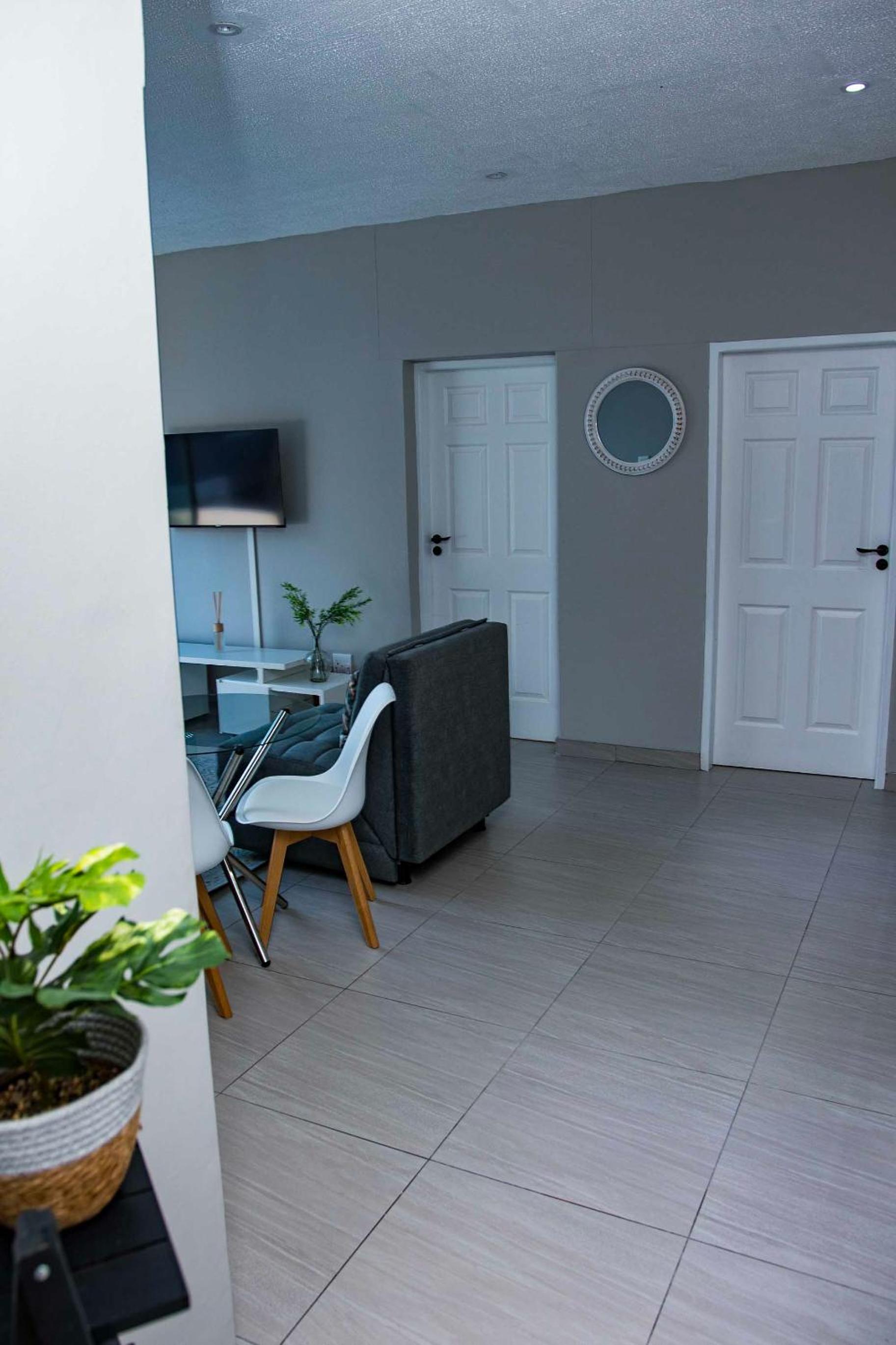 KANDIAS SELF-CATERING APARTMENT