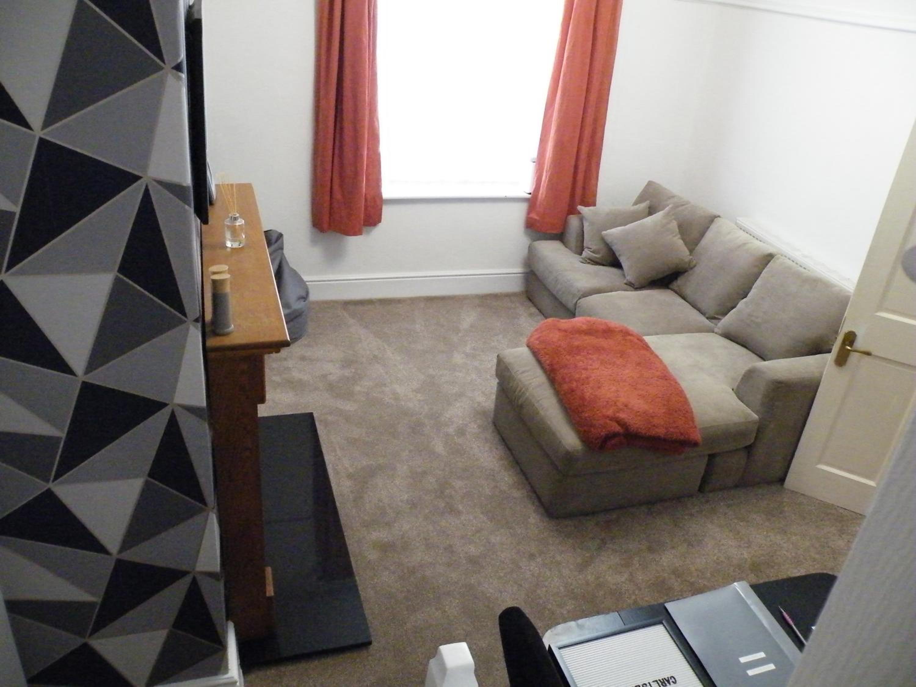 Family Home Near City Centre view 4