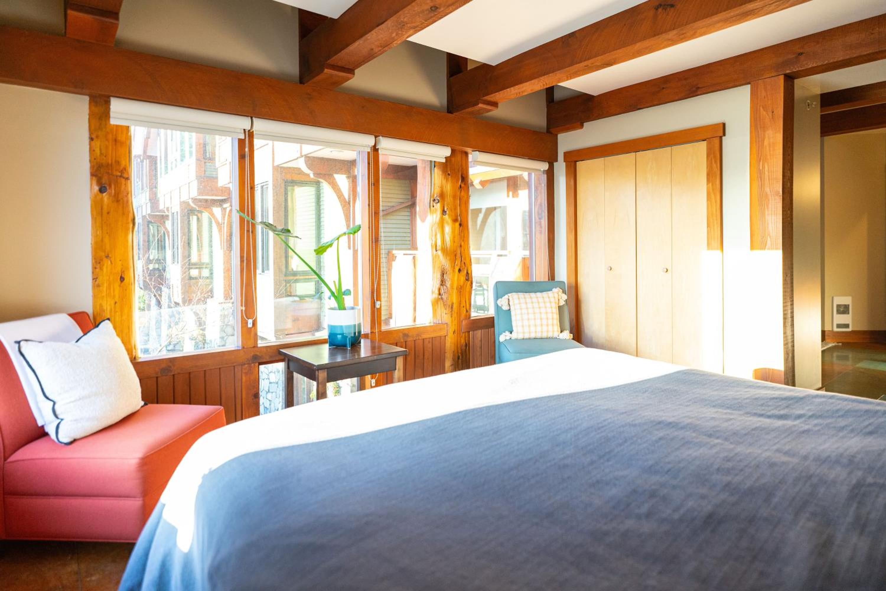 Waterfront Condo in Ucluelet