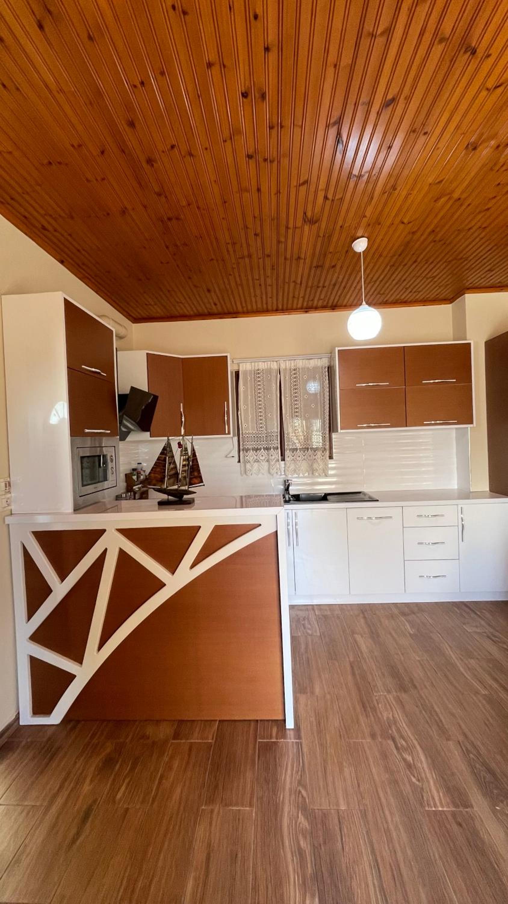 July Seaview Apartments