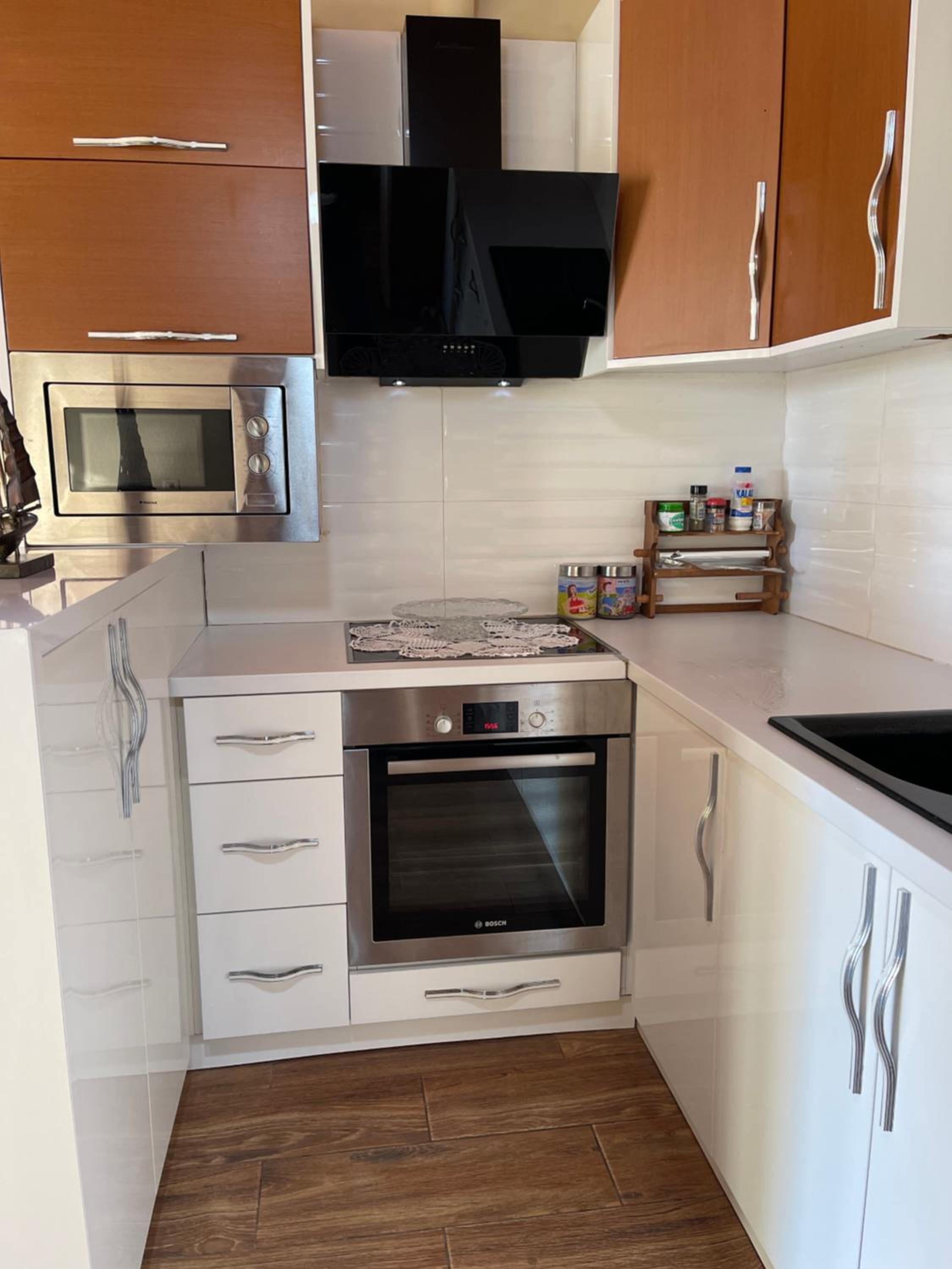 July Seaview Apartments