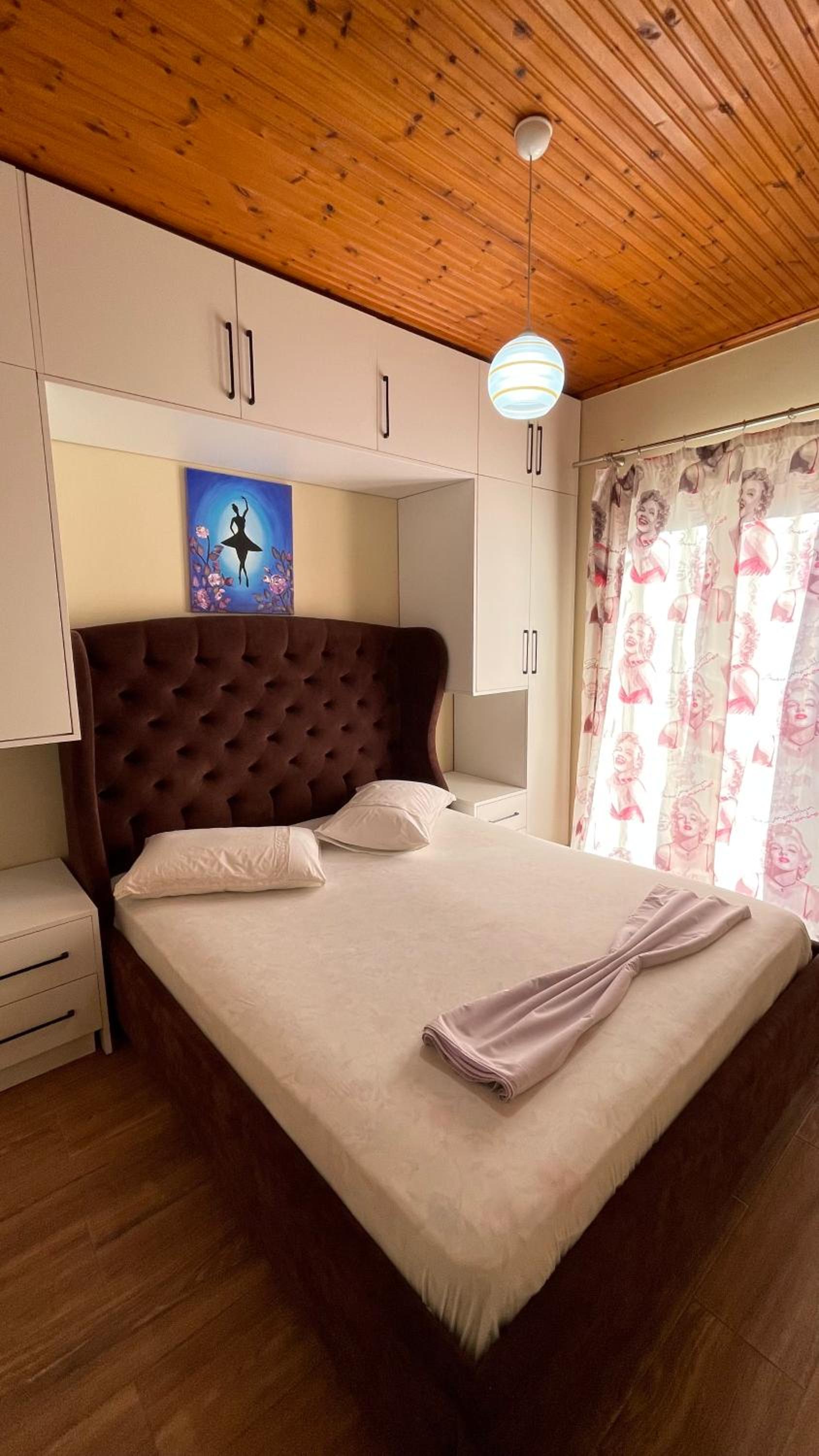July Seaview Apartments