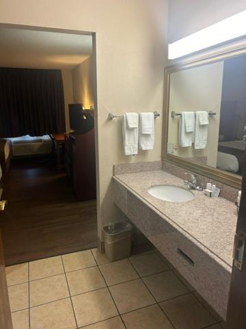 Baymont by Wyndham Battle Creek/I-94
