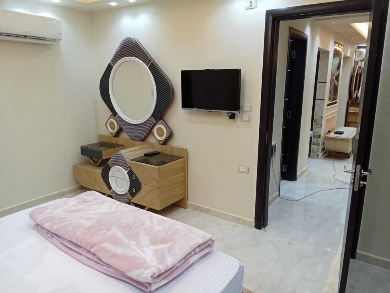 cozy and modern apartment in central location in Cairo Mohandessin near Nile