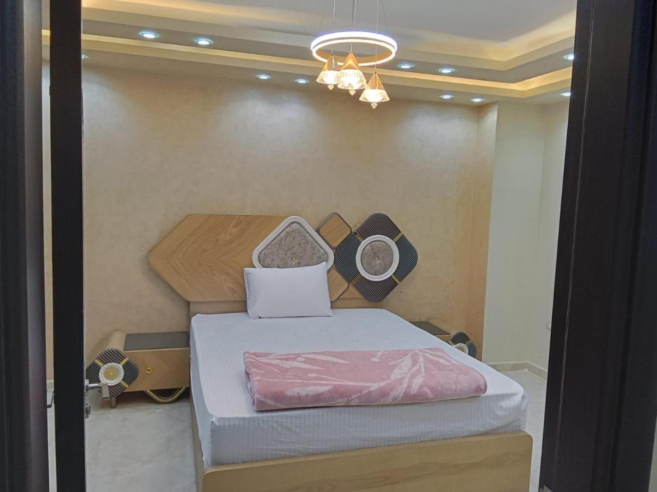 cozy and modern apartment in central location in Cairo Mohandessin near Nile
