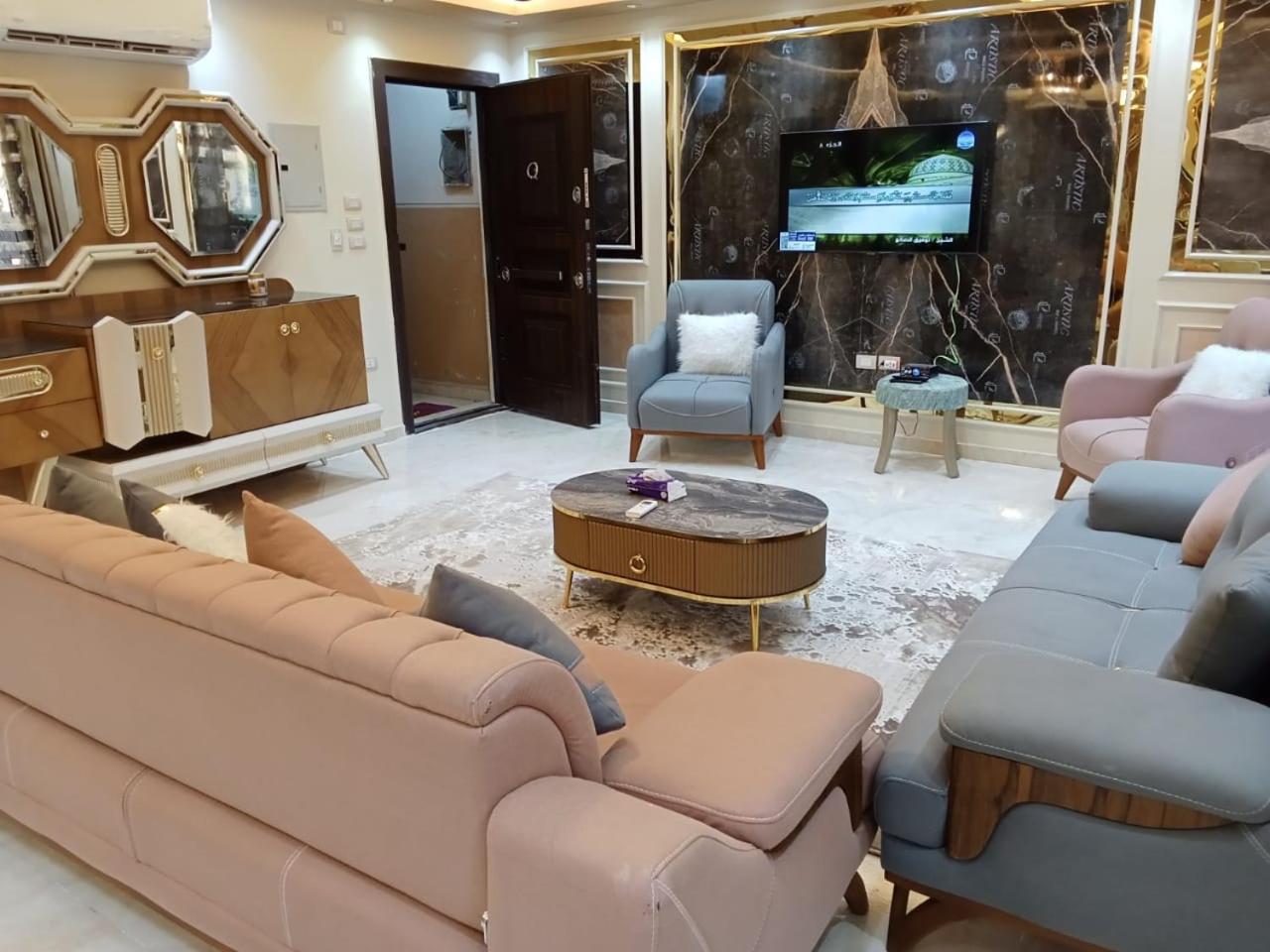 cozy and modern apartment in central location in Cairo Mohandessin near Nile