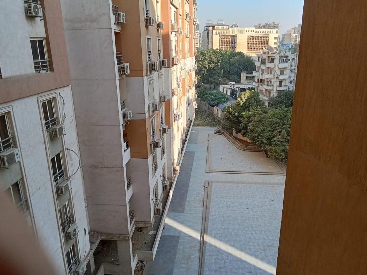 cozy and modern apartment in central location in Cairo Mohandessin near Nile