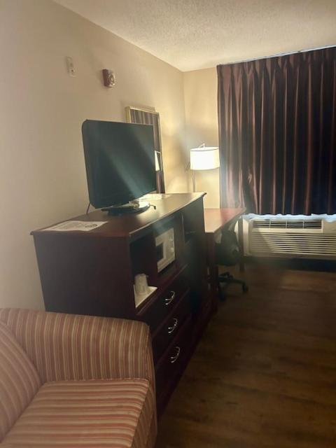 Baymont by Wyndham Battle Creek/I-94