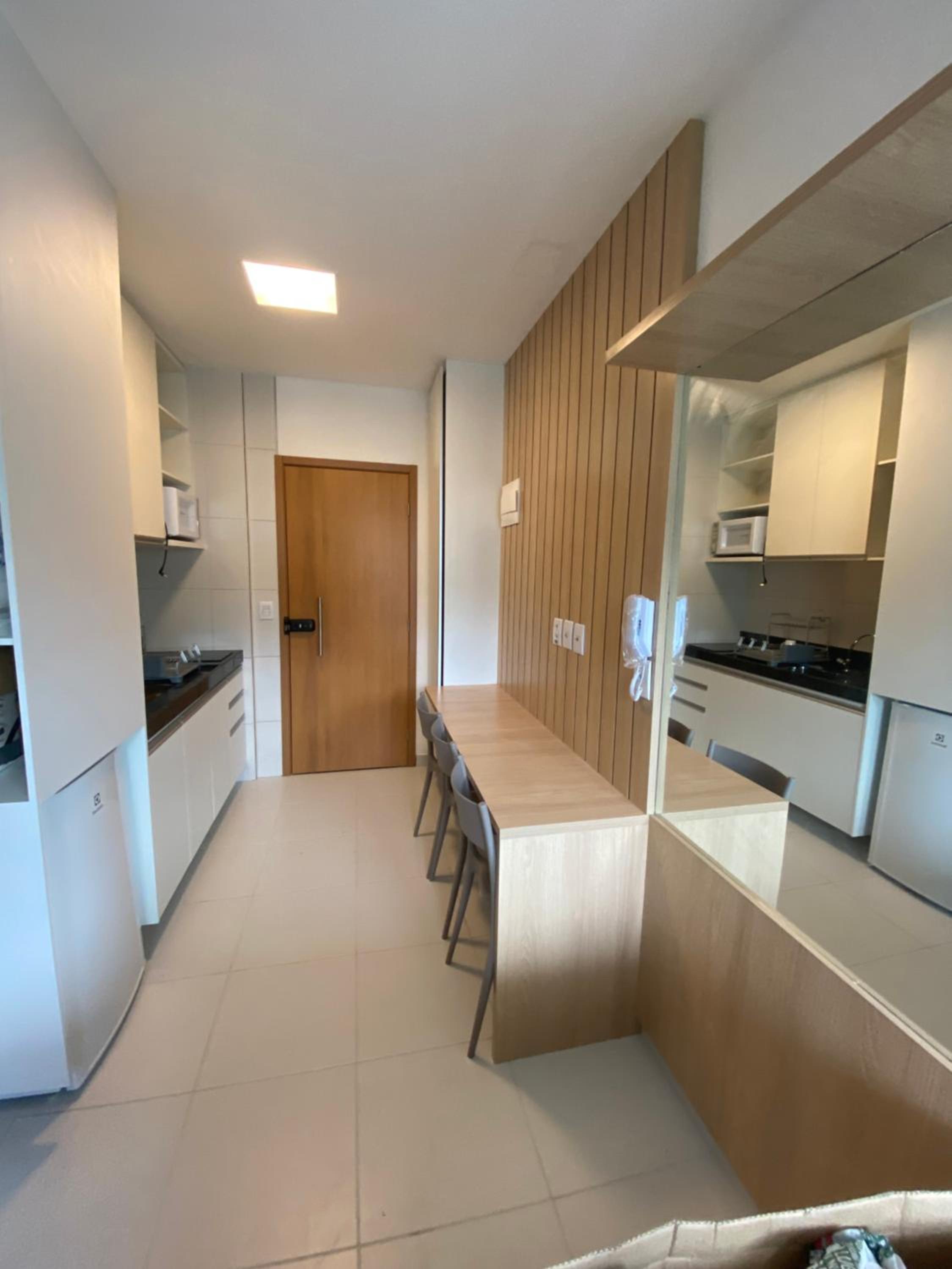 Makia Flats Muro Alto