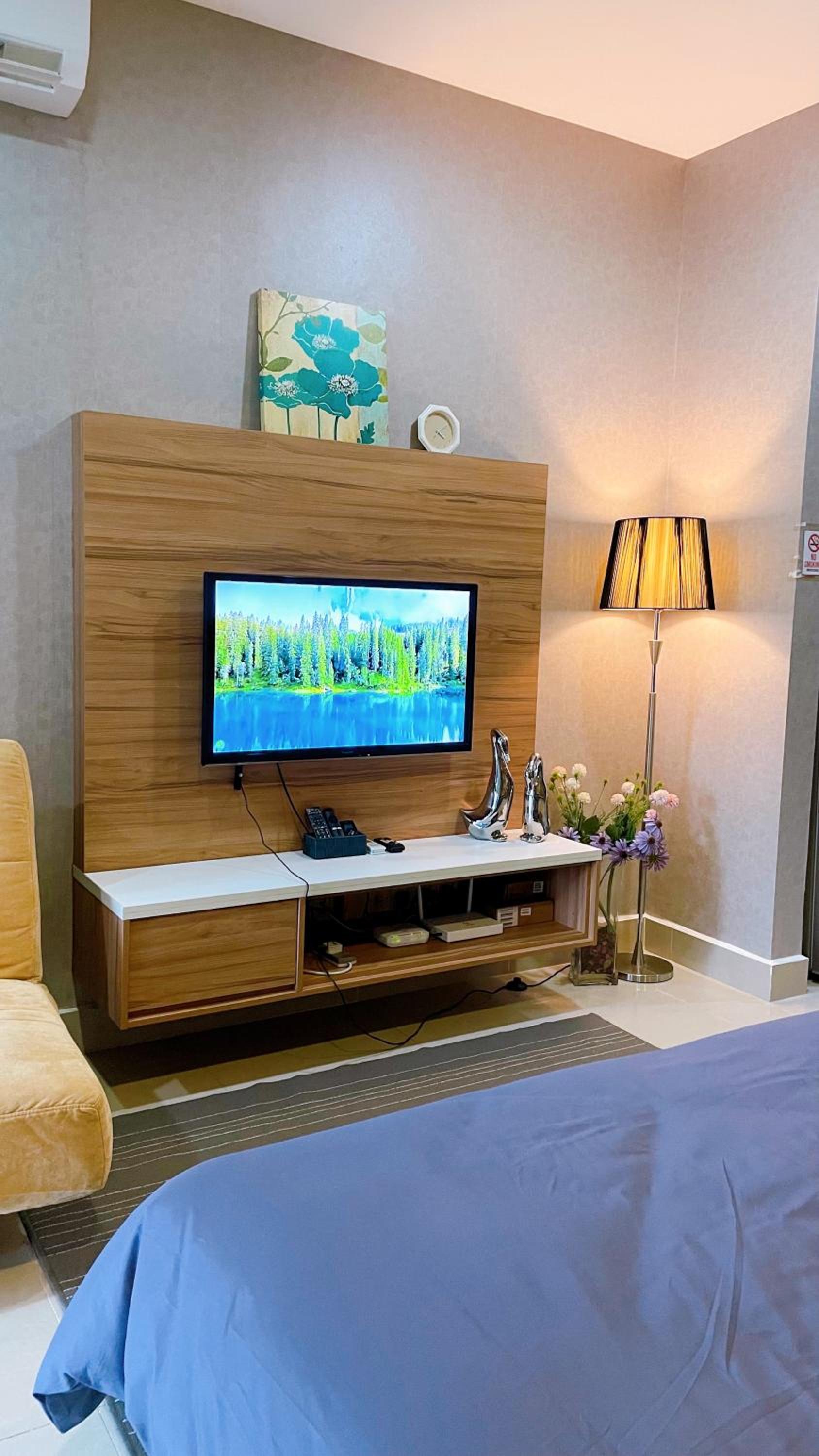 Cozy Stay at Shaftsbury Residences by SNS HOMES photo 1