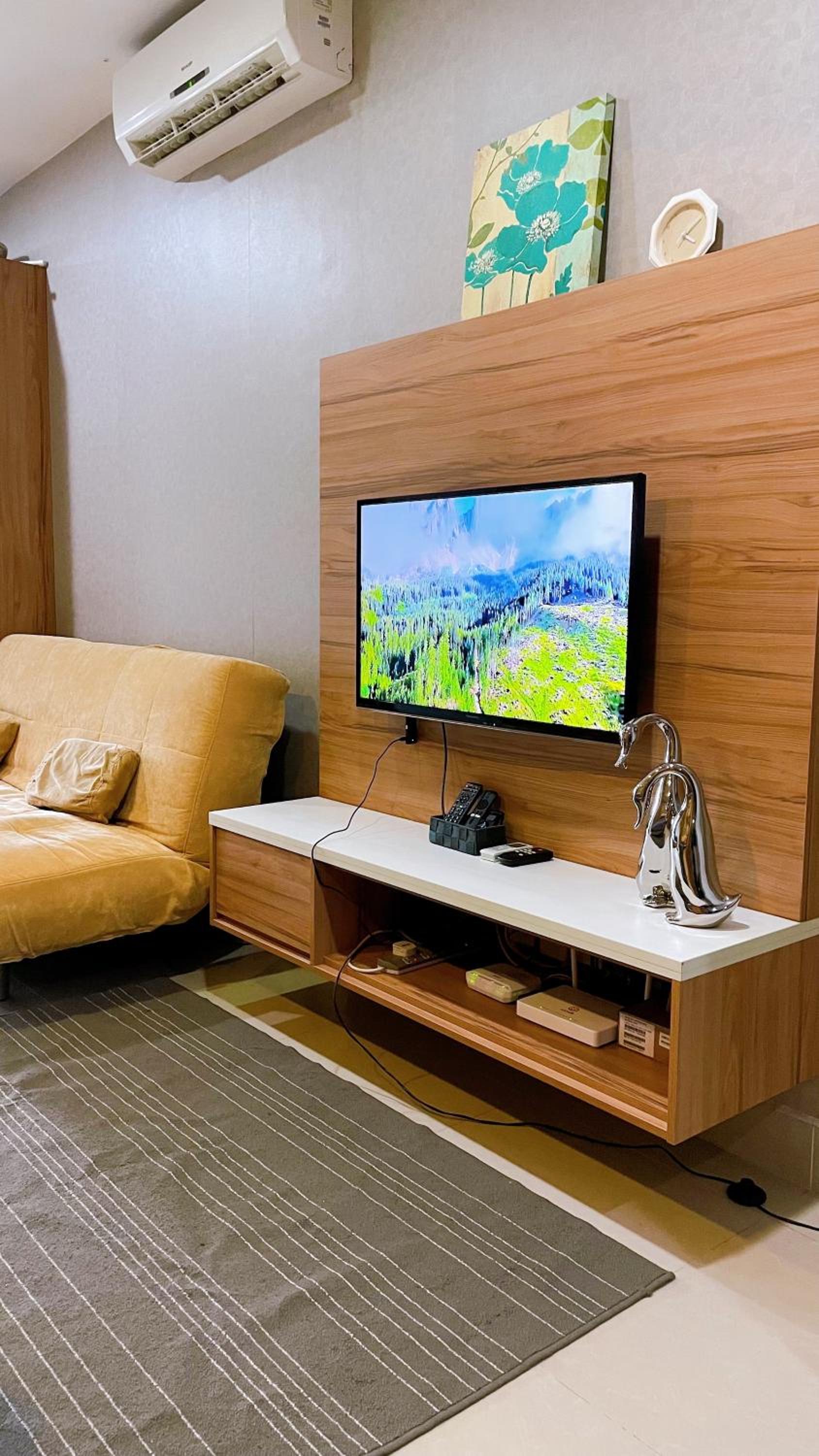 Cozy Stay at Shaftsbury Residences by SNS HOMES photo 4