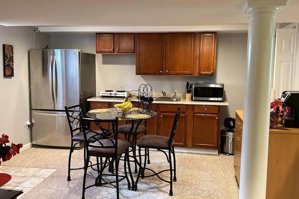 LOVELY 2 BEDROOMS APPARTEMENT, LAUNDRY/PARKING/TV view 4
