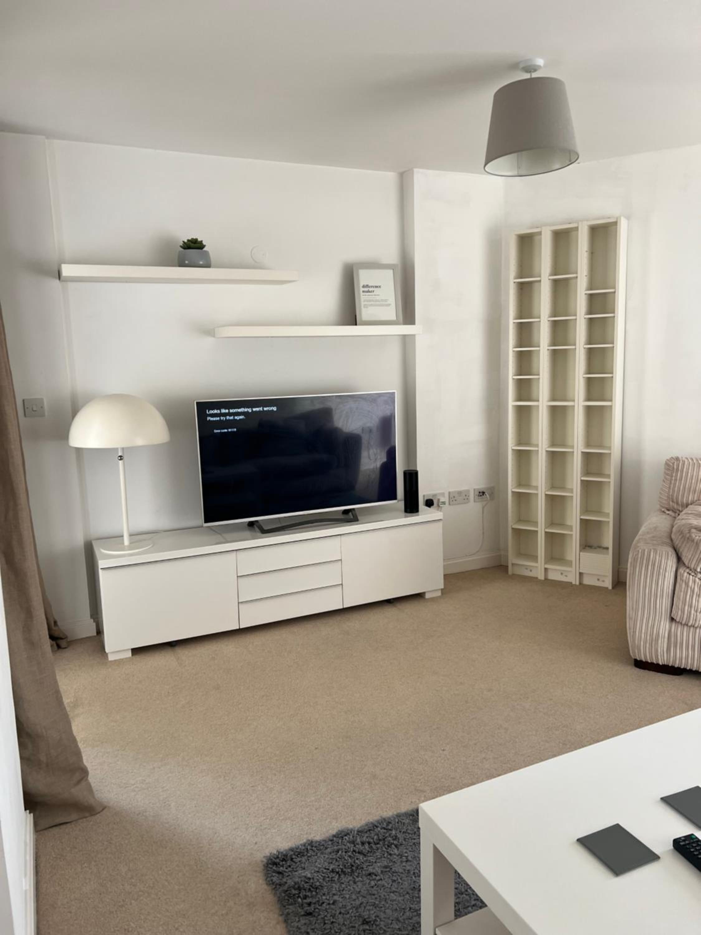 Cosy apartment Cardiff bay 5 mins to centre view 3