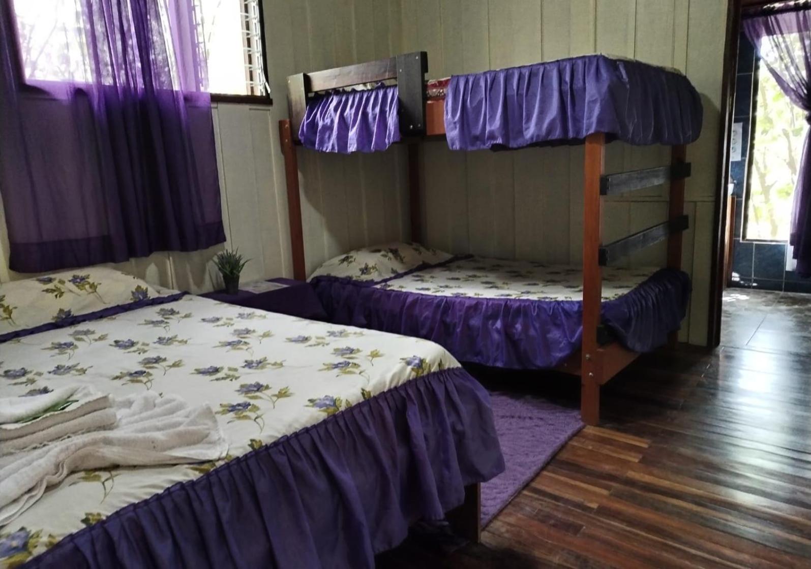 Pensión y Cabinas Colibrí B&B Costa Rica