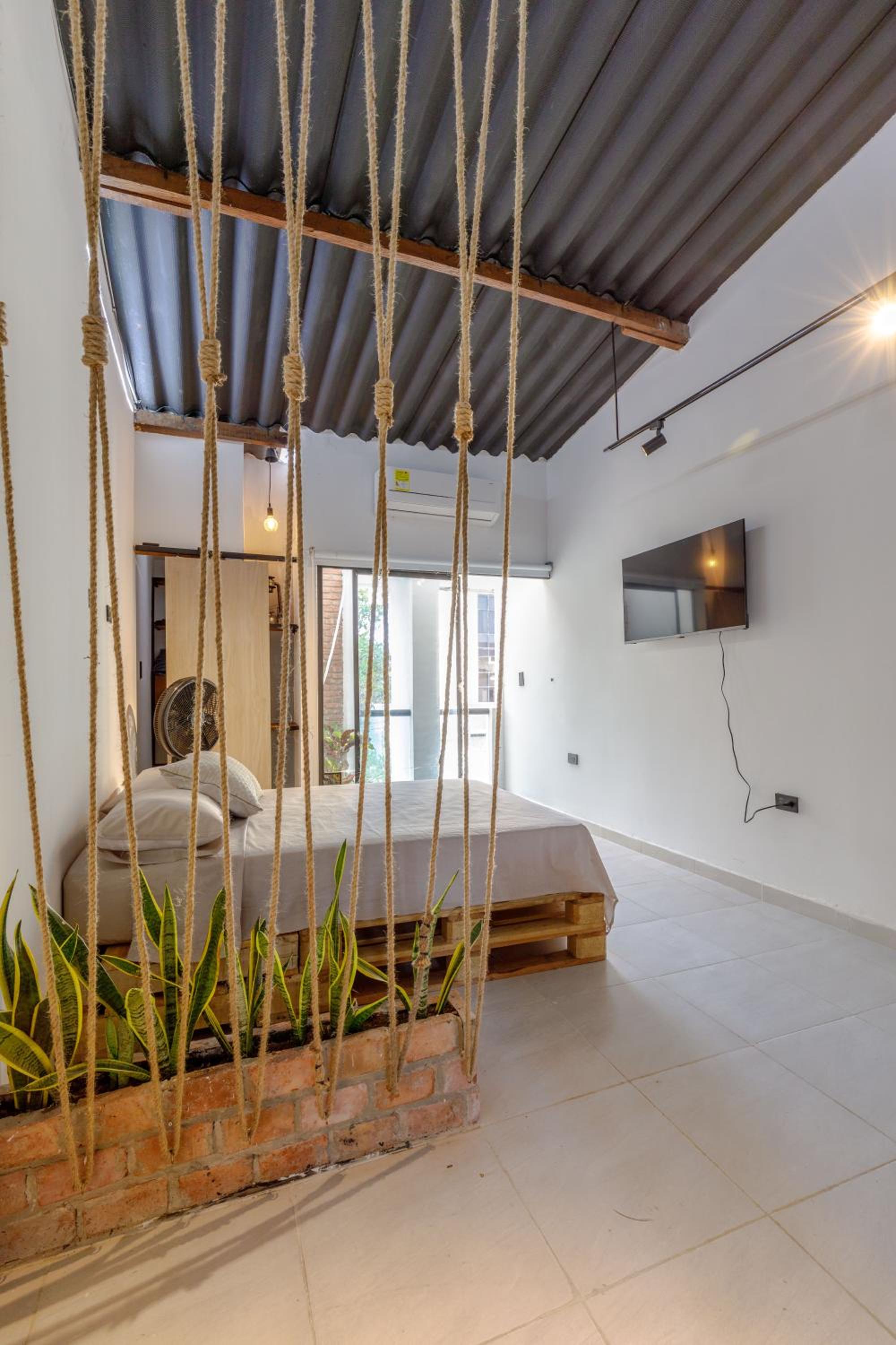 Apartamento rústico industrial , enfrente de hotel prado