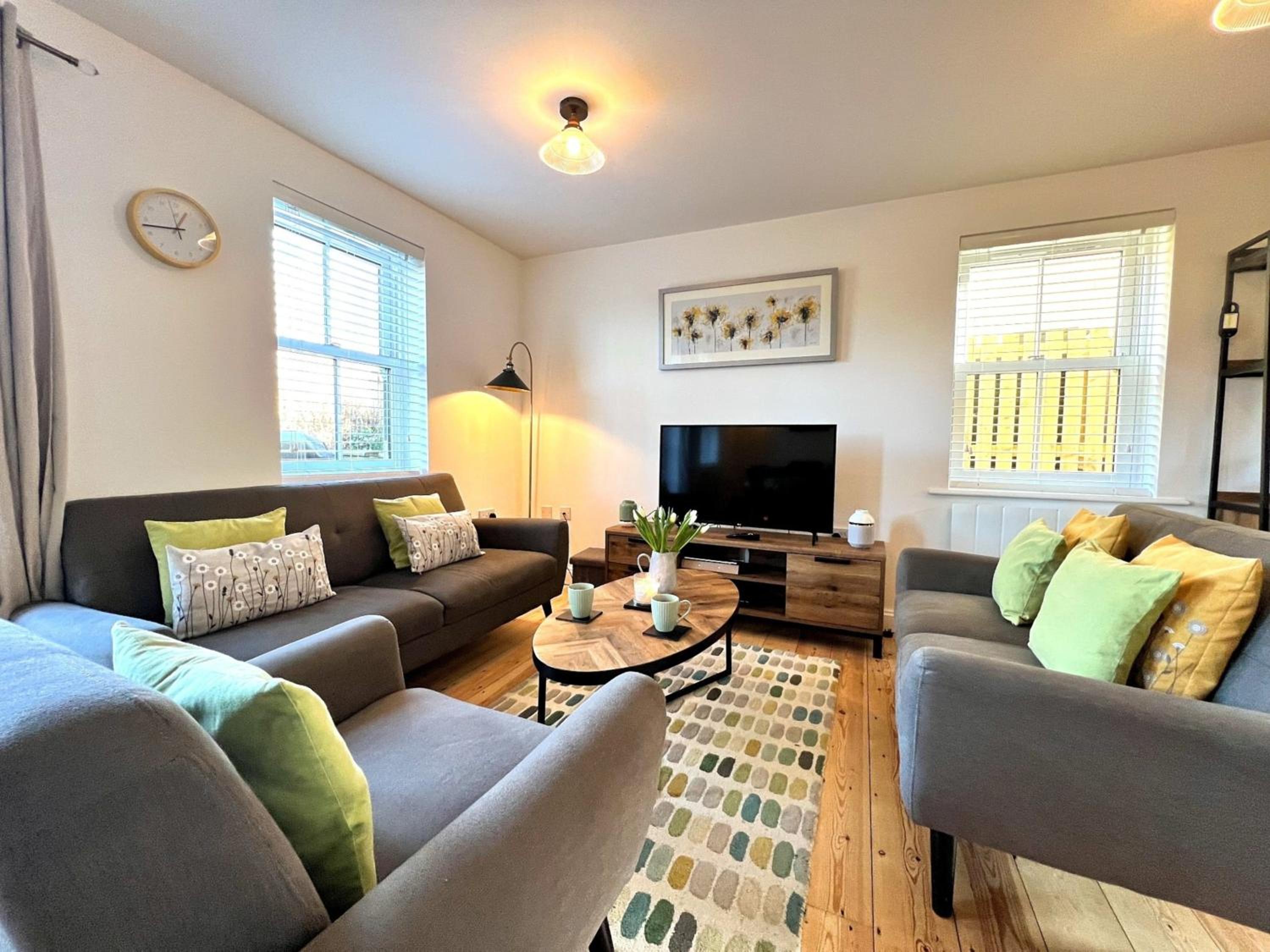 Cosy Cotswold Cottage - Jacobs Cottage view 2