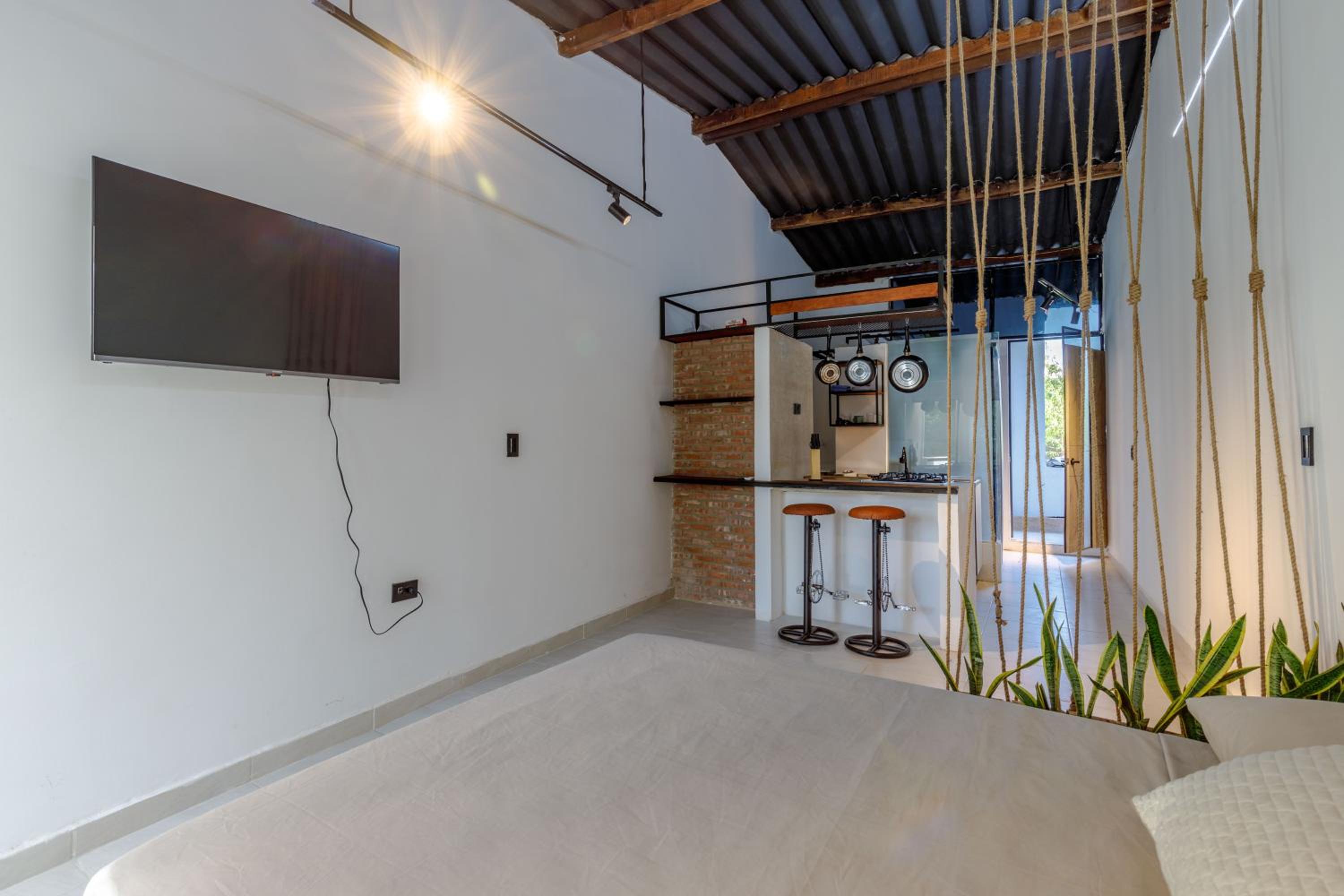 Apartamento rústico industrial , enfrente de hotel prado
