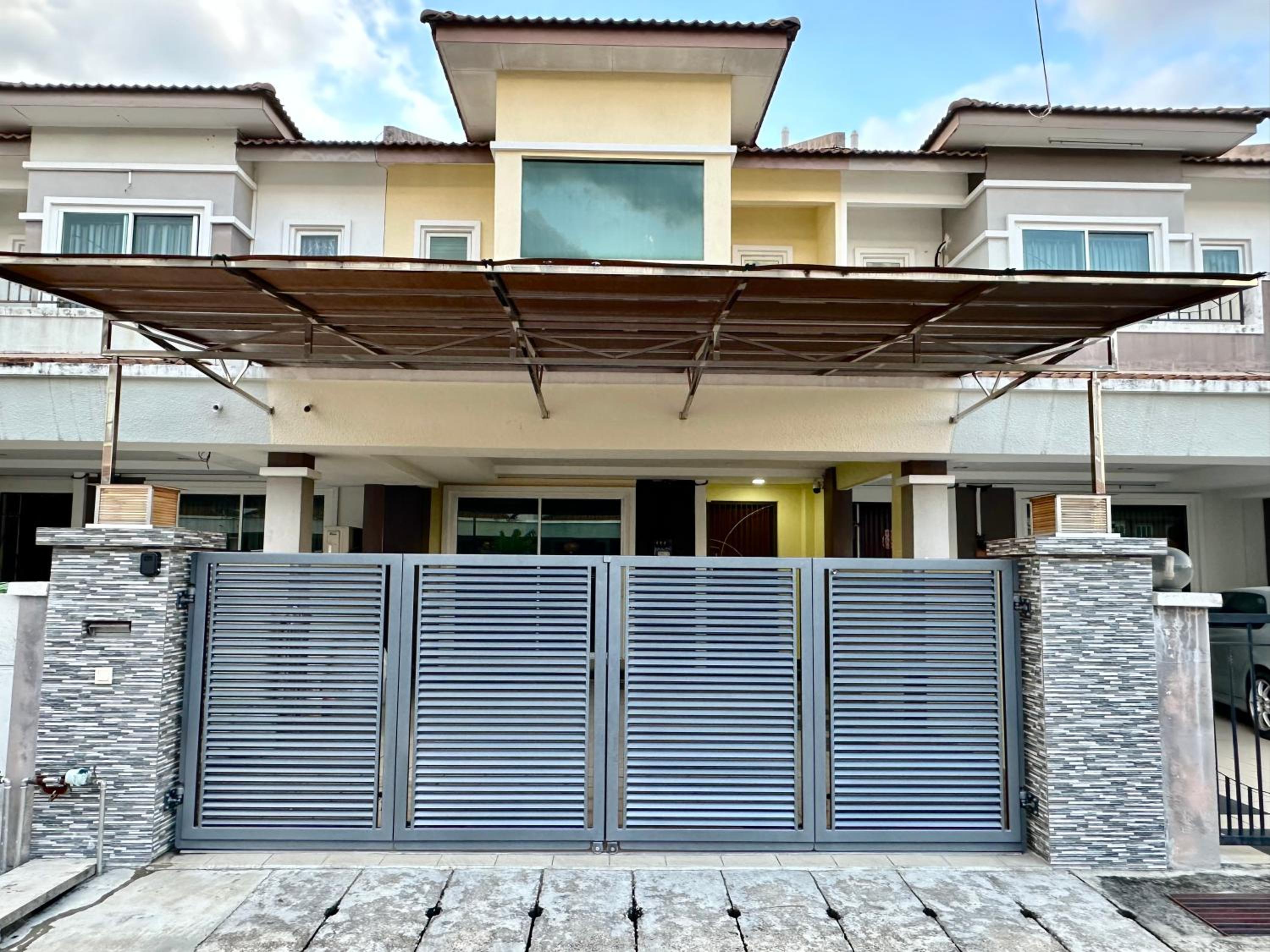 Botani Luxury Homestay photo 1